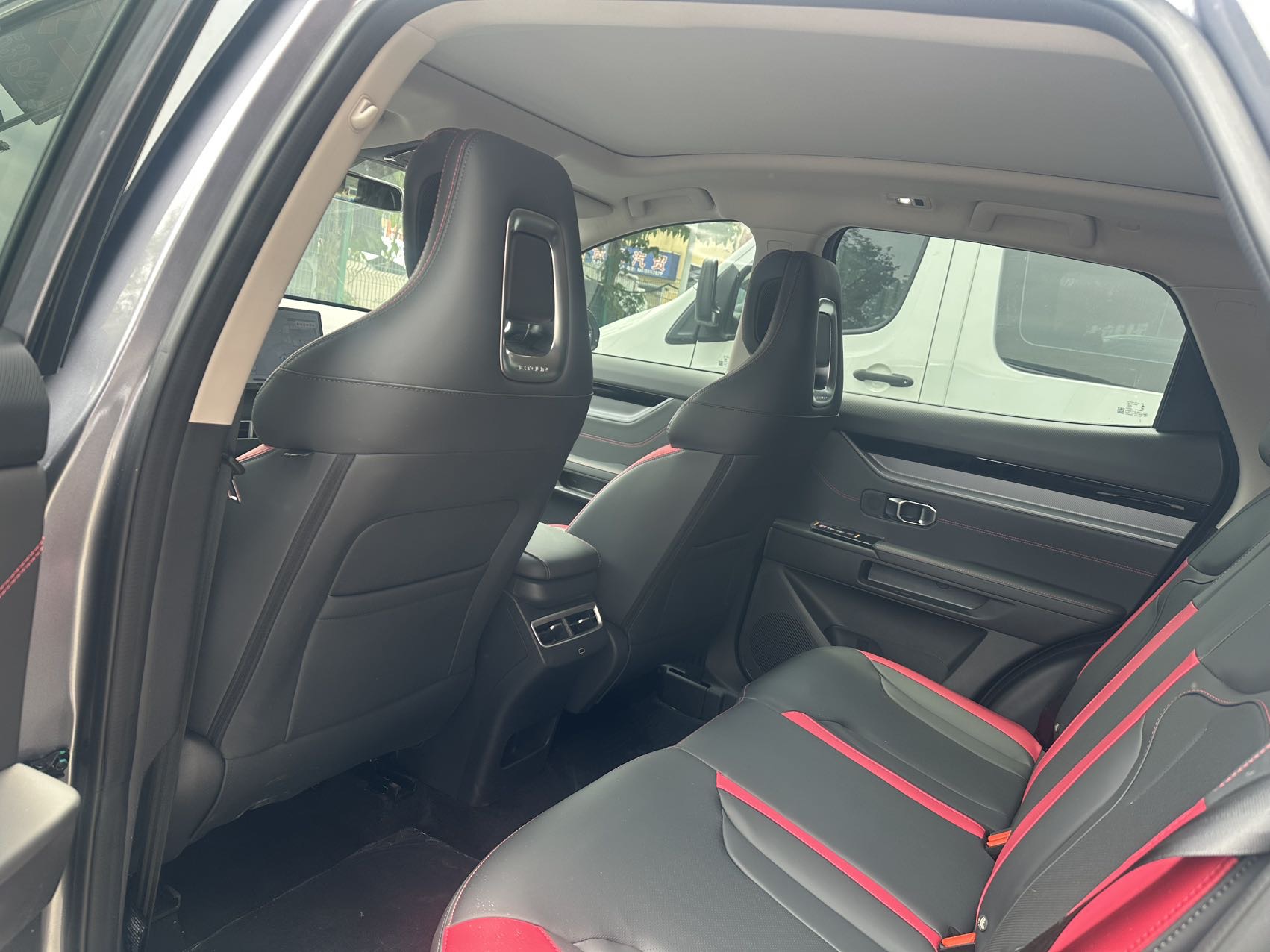 JETOUR 2026 Dasheng 1.5T Youth Luxury Edition
