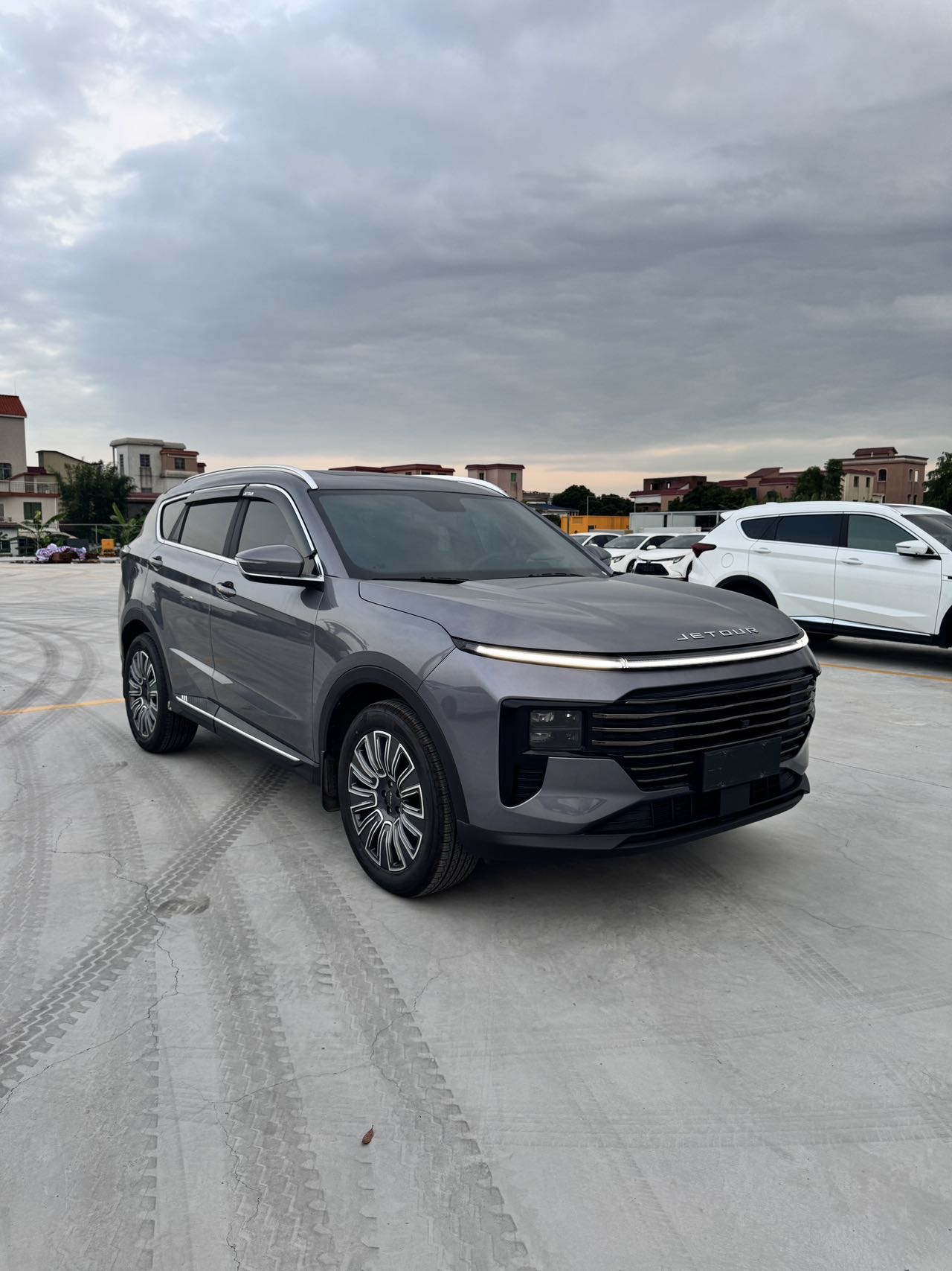 JETOUR 2025 X70 PLUS 1.5T Luxury Surge Edition 5-Seater