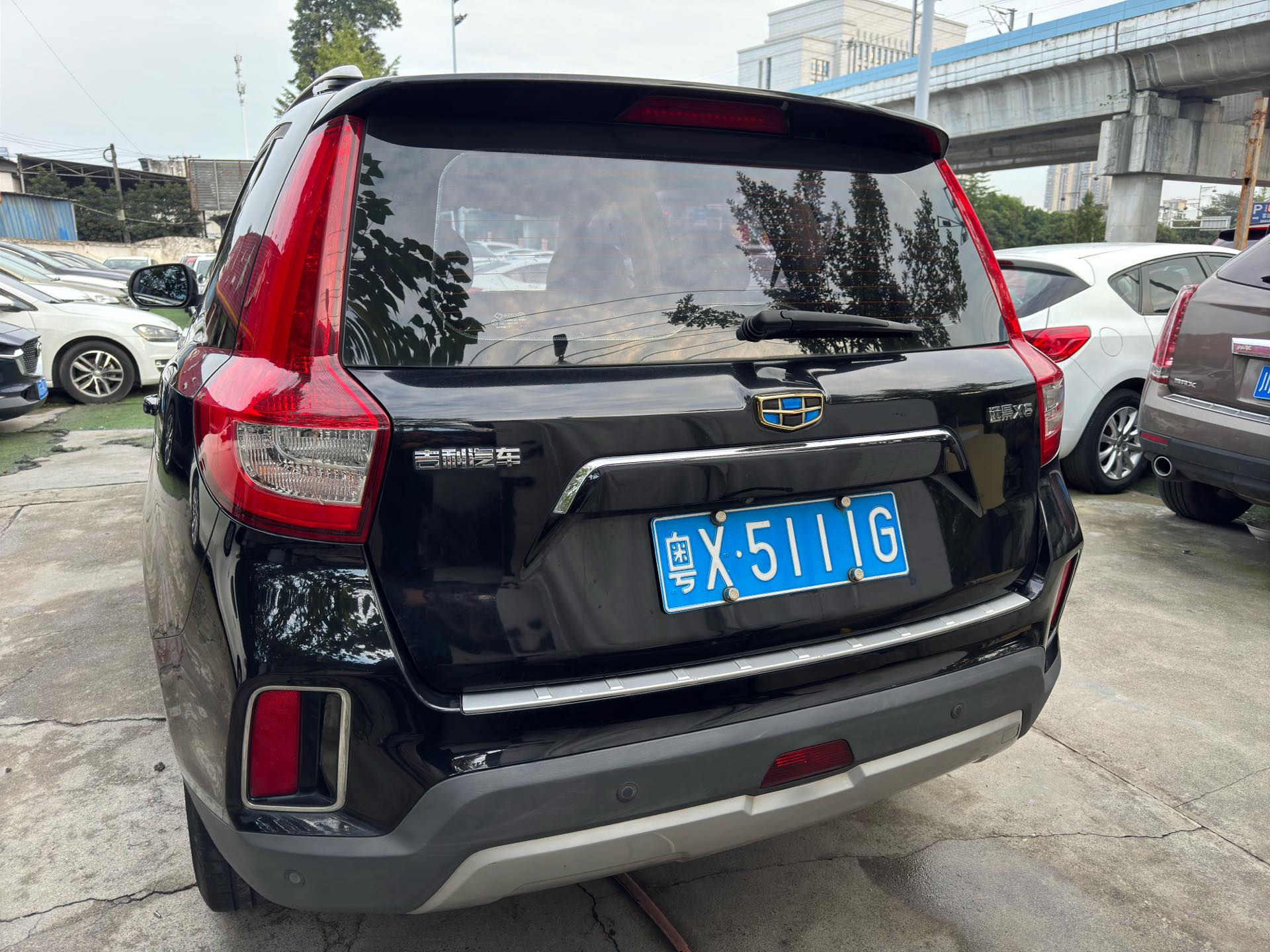 吉利 2016款 远景SUV(X6) 1.3T 无级 豪华型