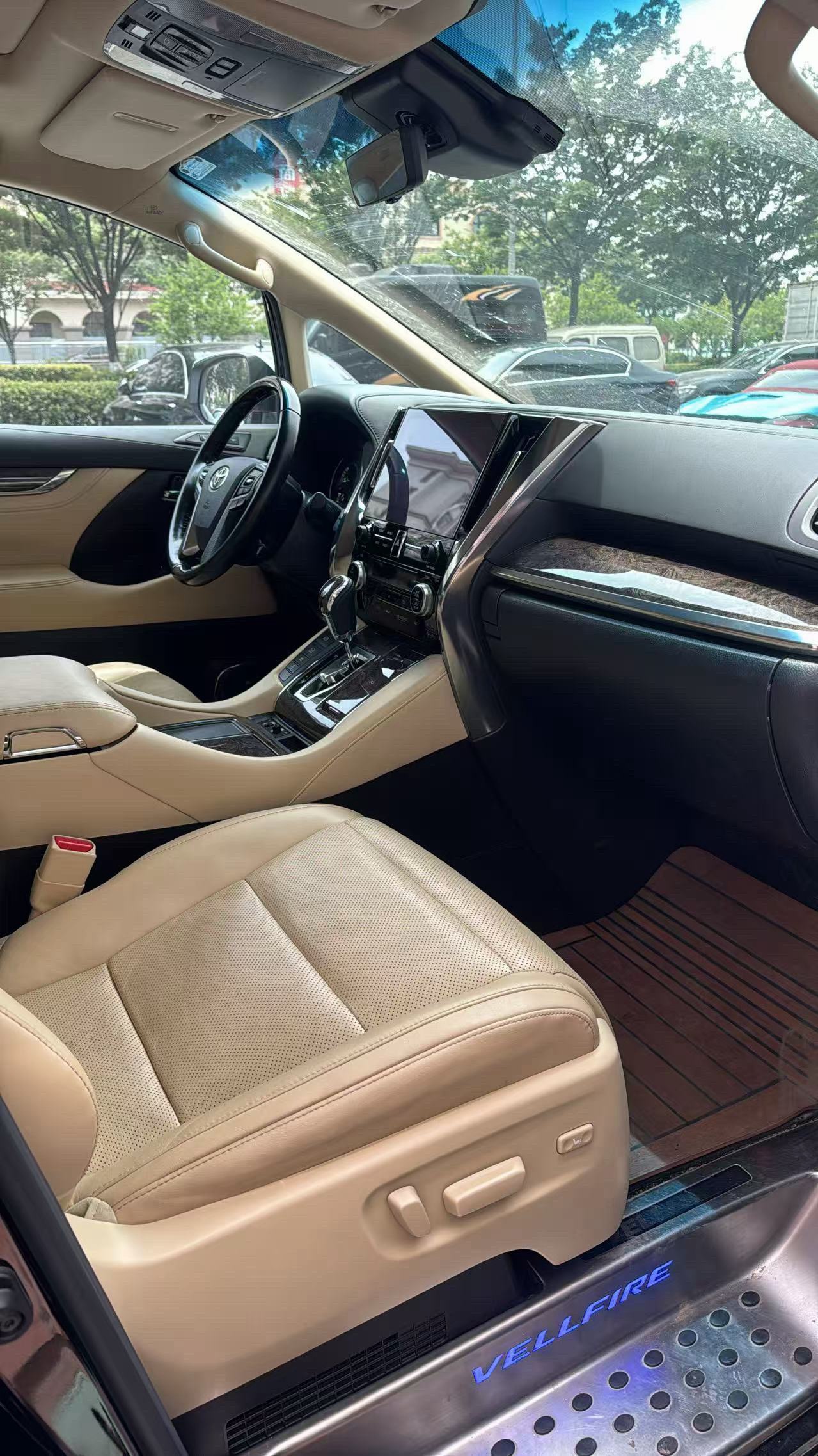 Toyota Vellfire (Import) 2021 Crown Vellfire 2.5 CVT Crown HV Premium