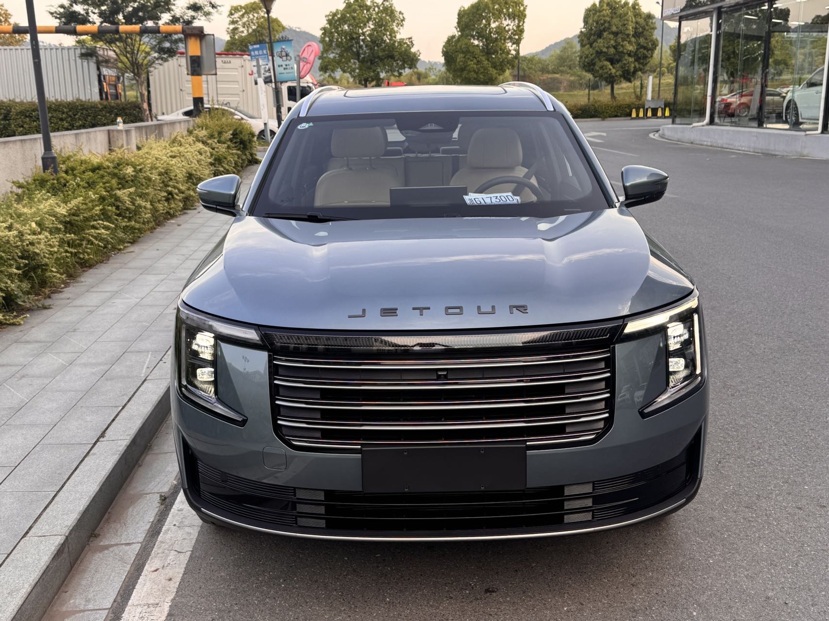 JETOUR 2025 X70L 1.5TD Luxury 7-Seater