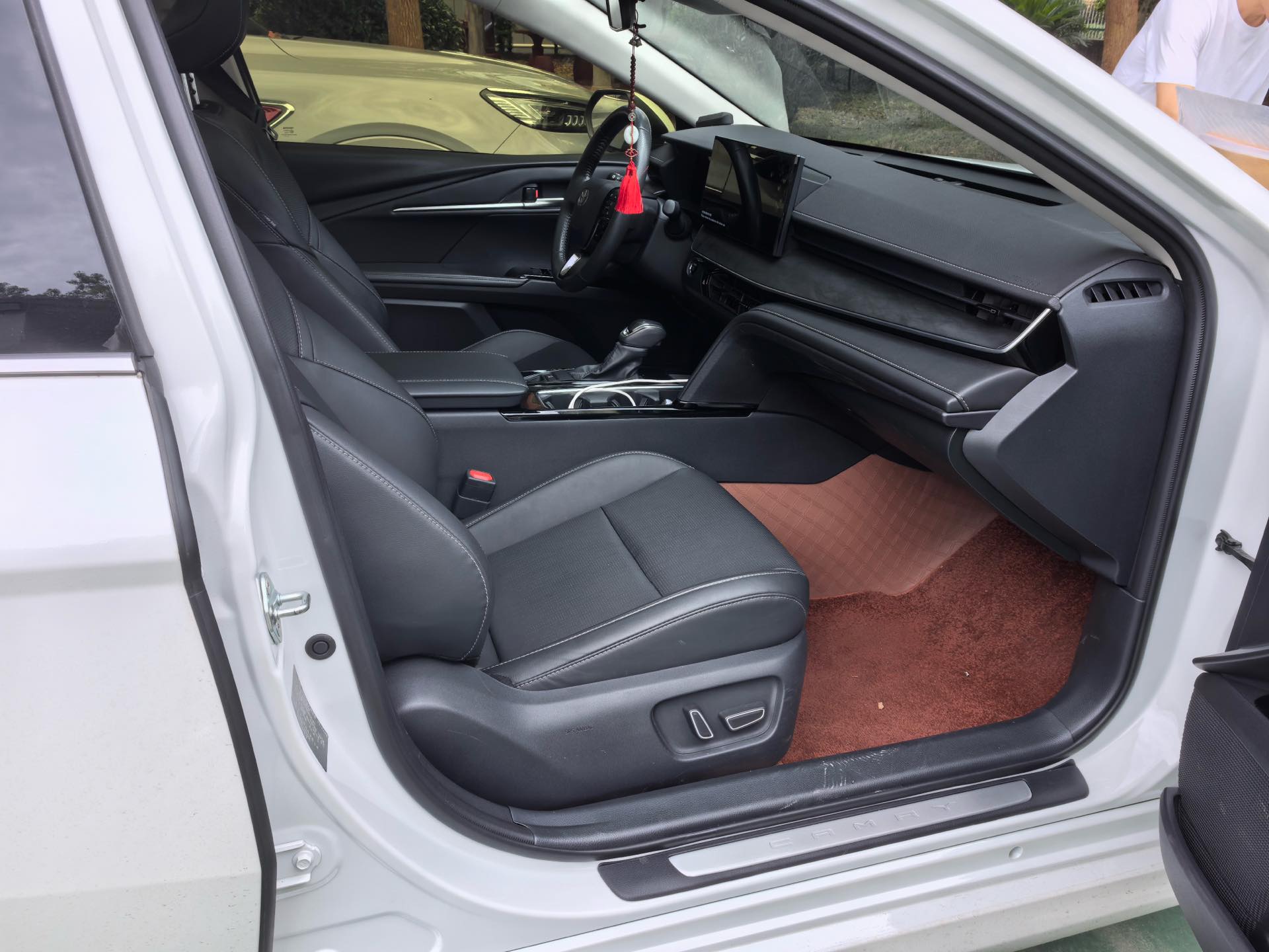 Toyota 2024 Camry Hybrid 2.0HG CVT Premium Edition
