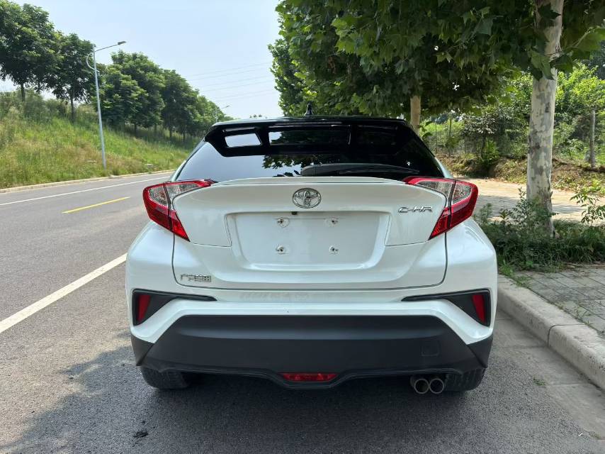 丰田 2018款 C-HR 2.0 无级 领先版
