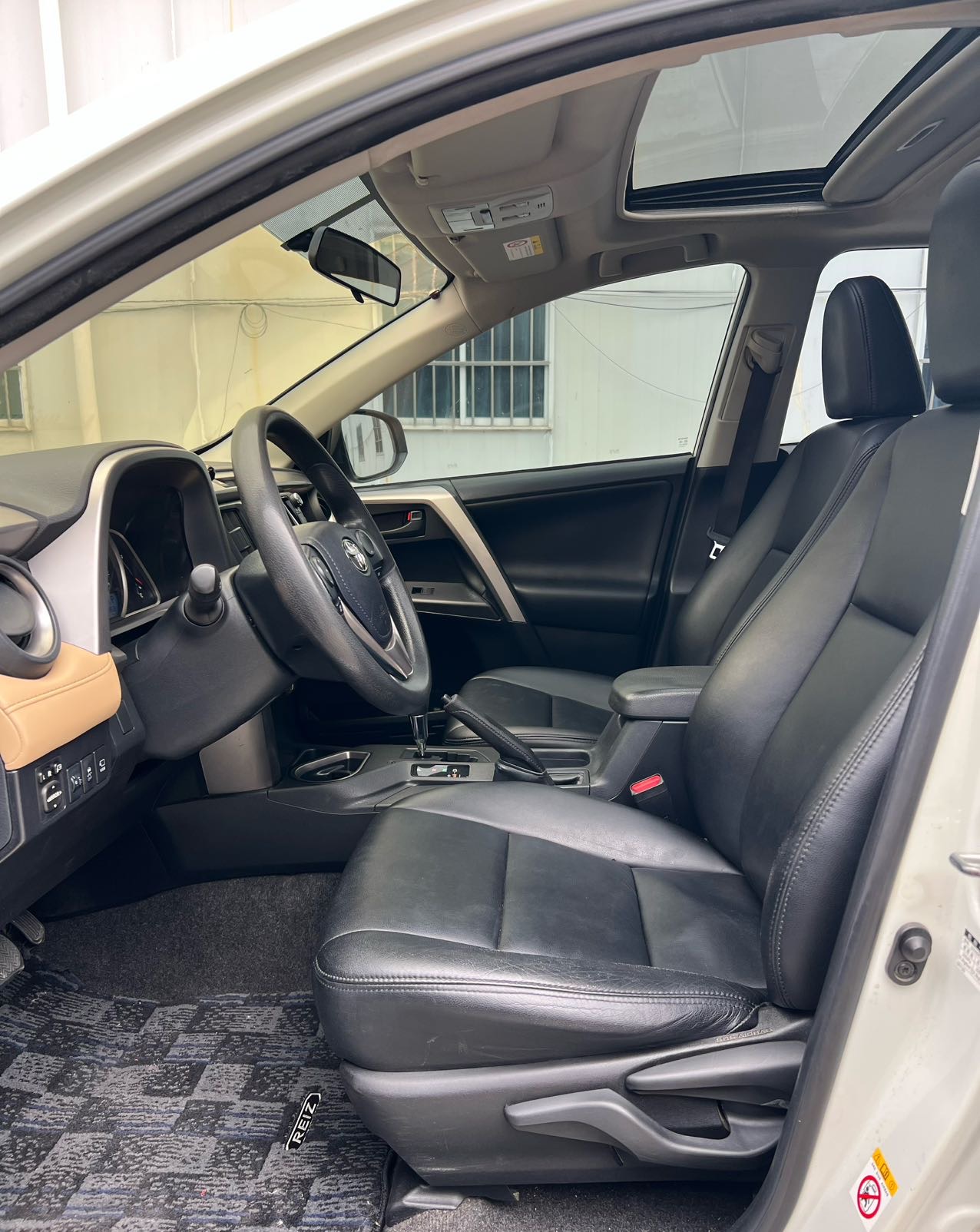 Toyota 2016 RAV4 2.0 CVT 2WD Fashion Edition