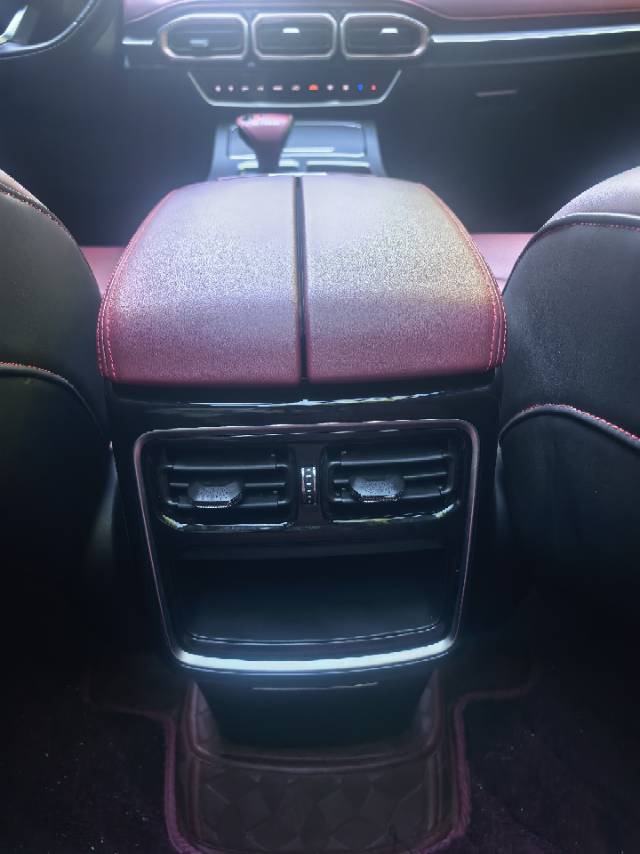 捷途 2023款 X70 PLUS 1.5T 自强PRO7座