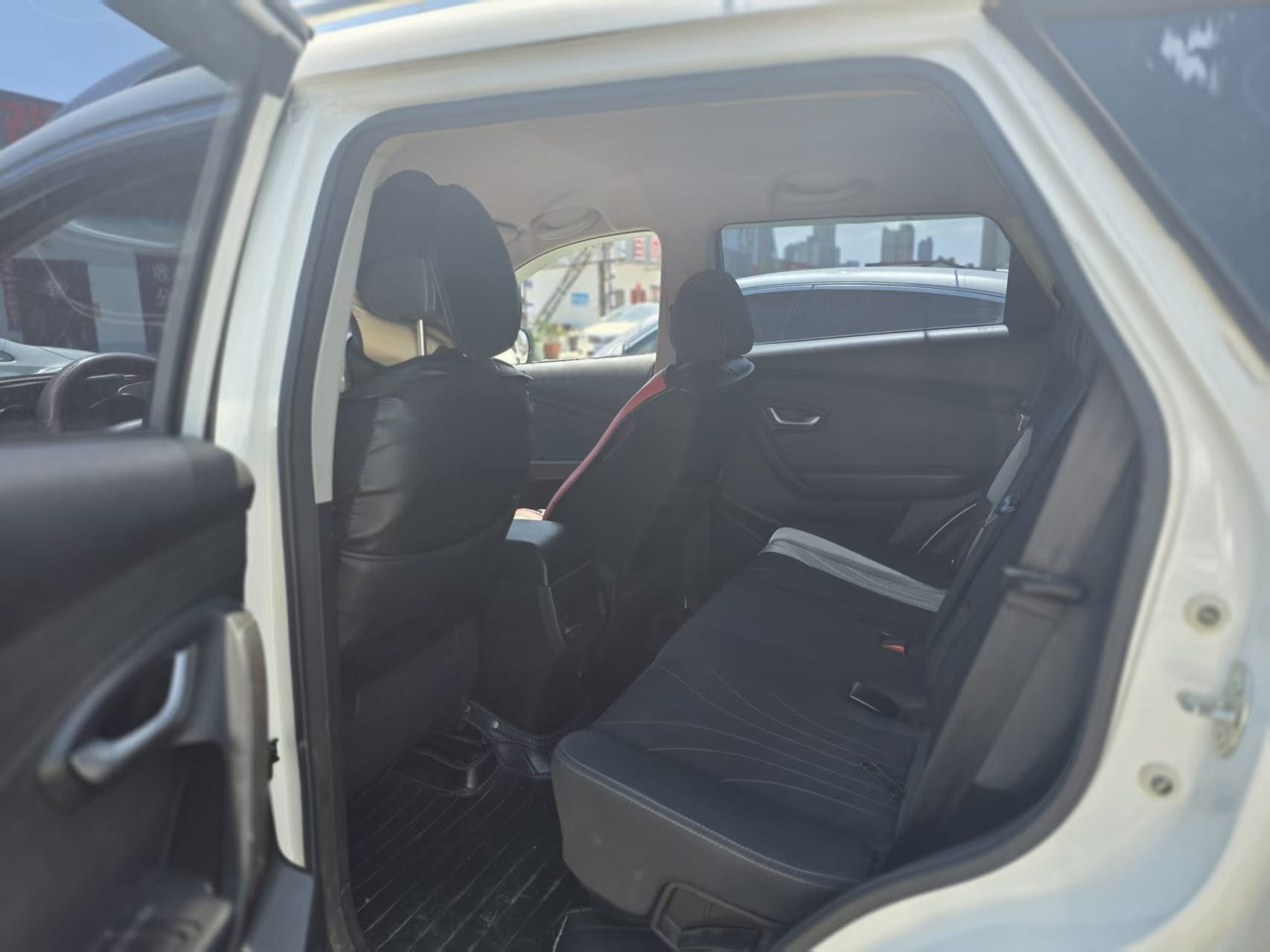 JETOUR 2021 X70M 1.5T Urban Partner 7-Seater