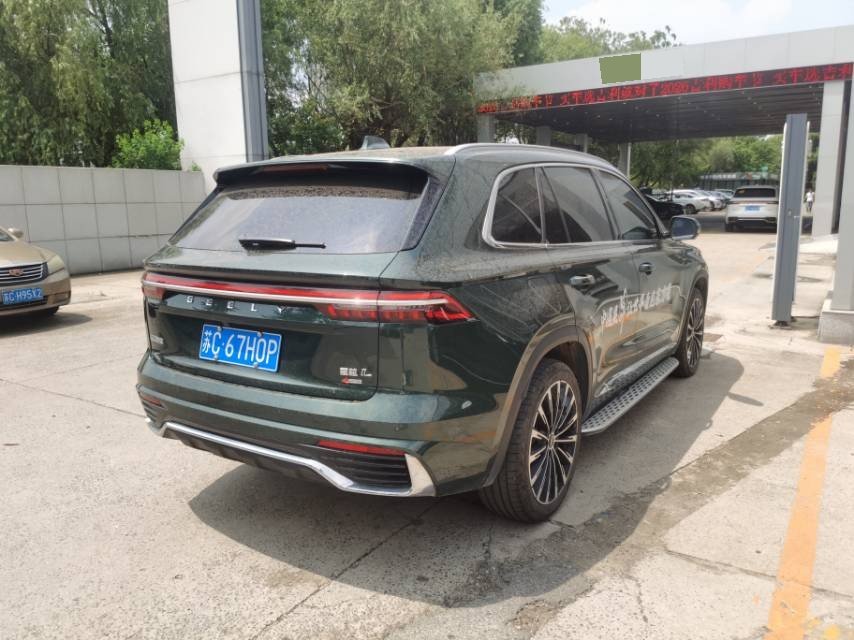 吉利 2025款 星越L 2.0TD 东方曜 四驱望月版