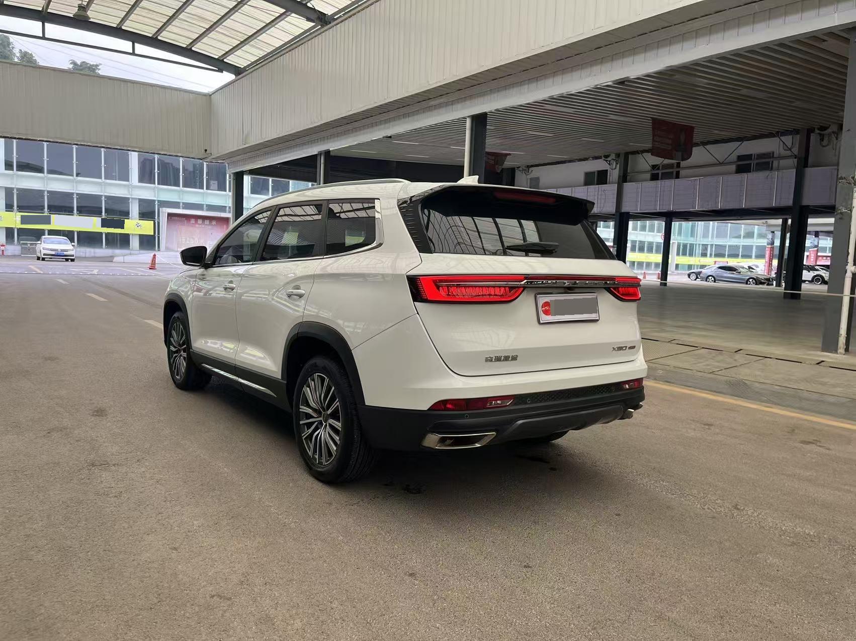 JETOUR 2023 X90 PLUS 1.6TD Flat Floor + 5 Seats