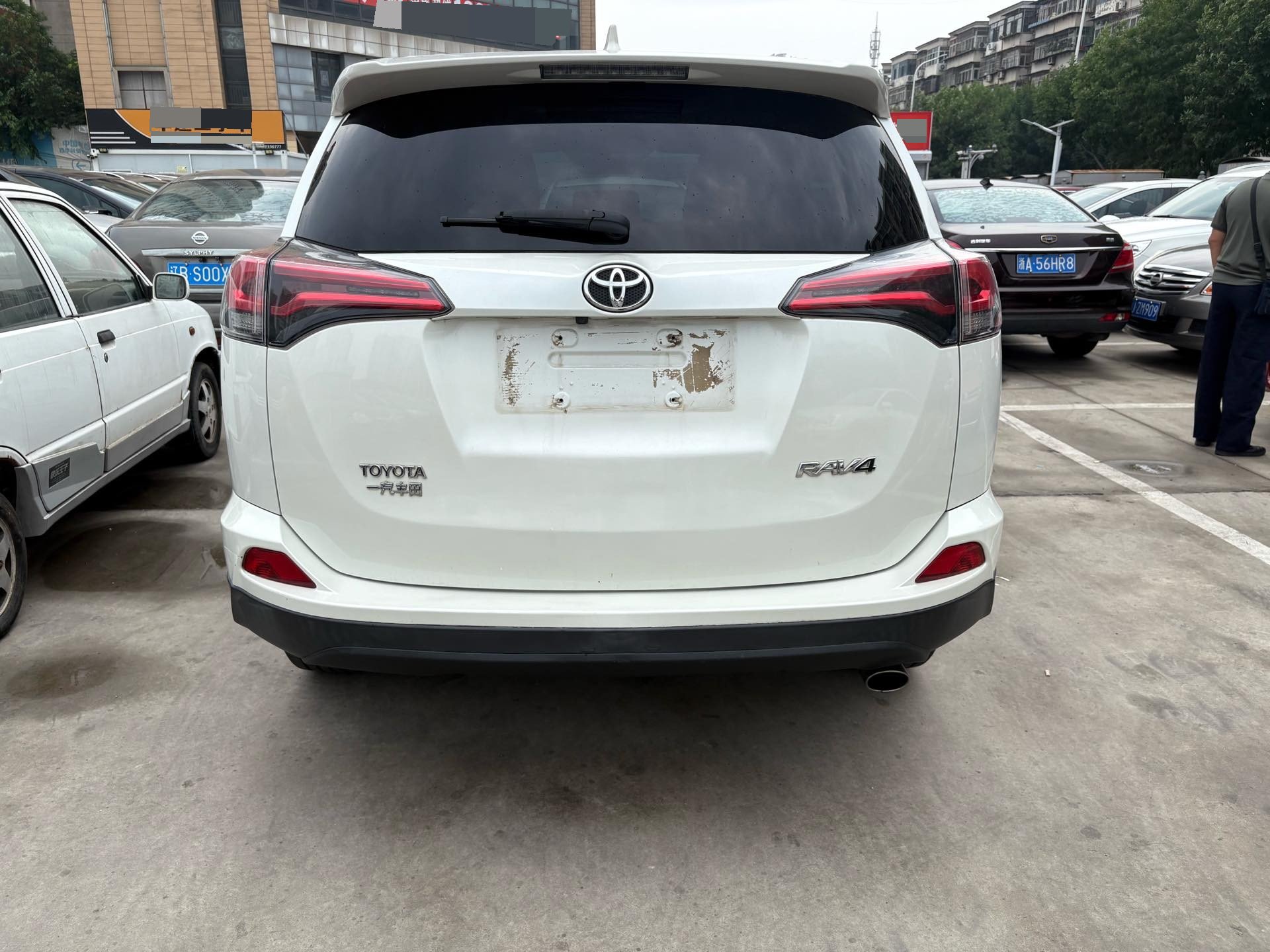 丰田 2019款 RAV4荣放 2.0 无级 两驱先锋版
