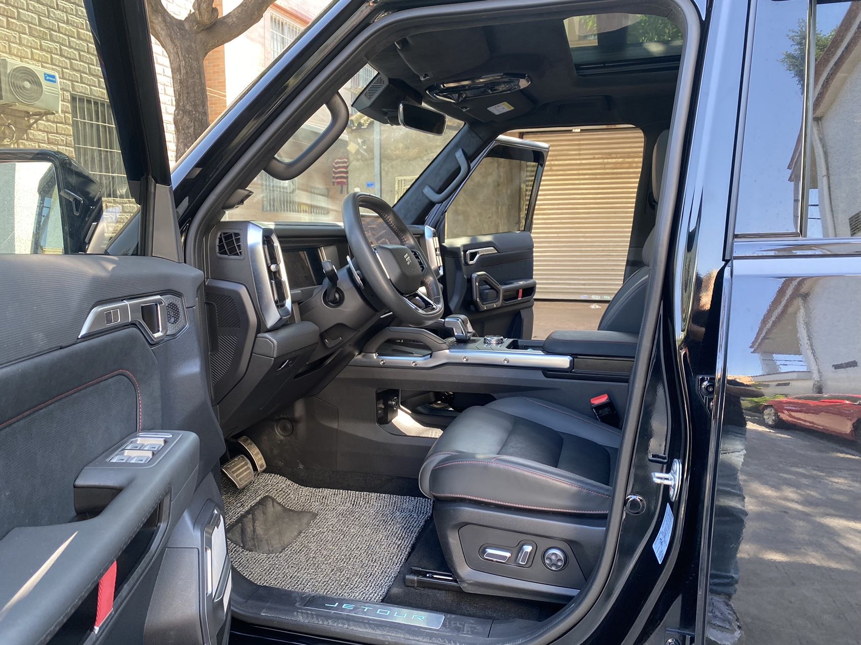 JETOUR 2024 Traveler 2.0T 4WD Silver Dragon Wings