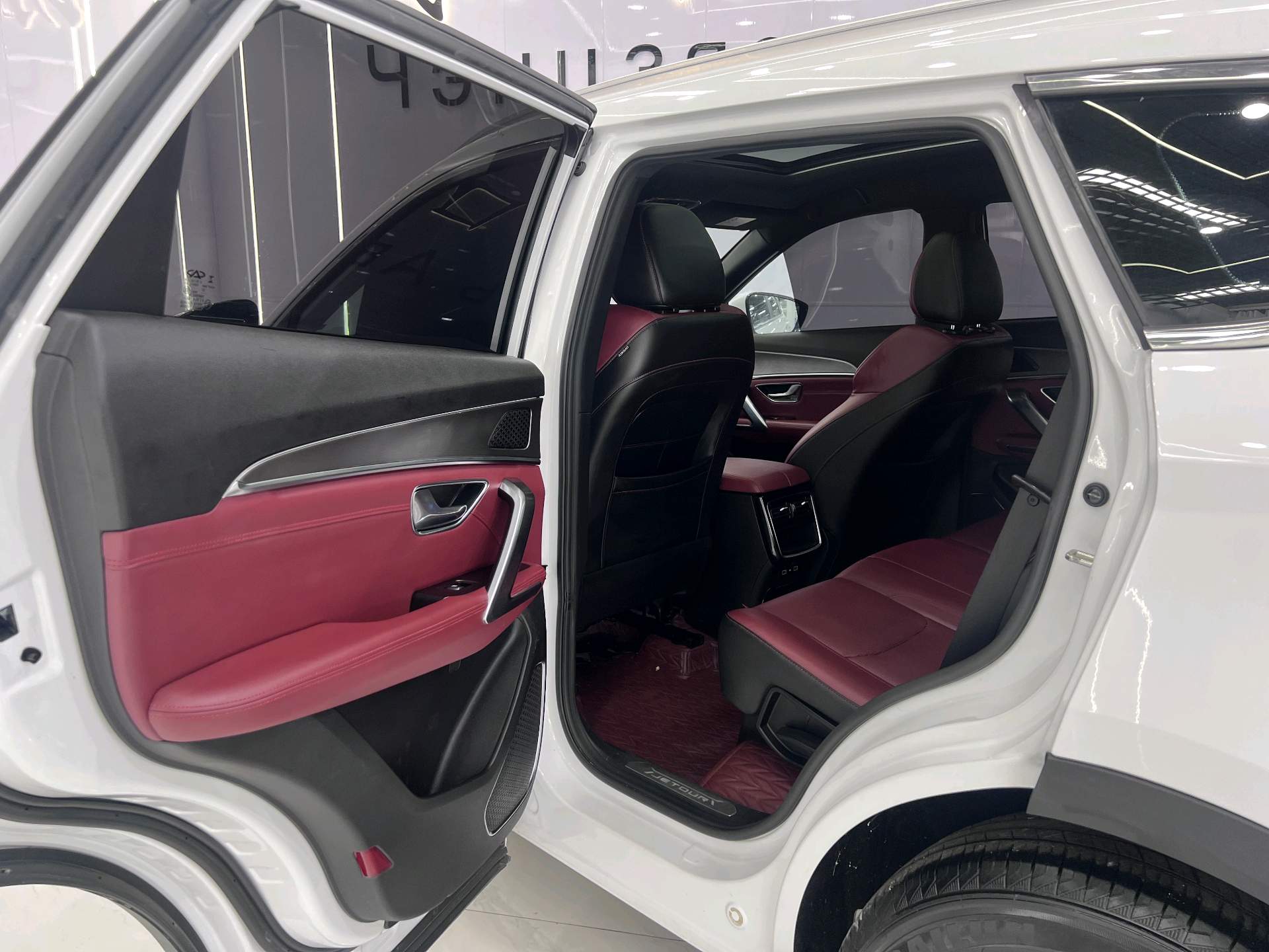 JETOUR 2022 X70 PLUS 1.5T CVT Mountain 7-Seater