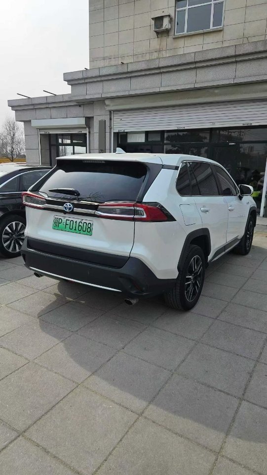 丰田 威兰达 新能源 2021款 威兰达 PHEV 2.5 无级 高性能版 两驱劲擎版