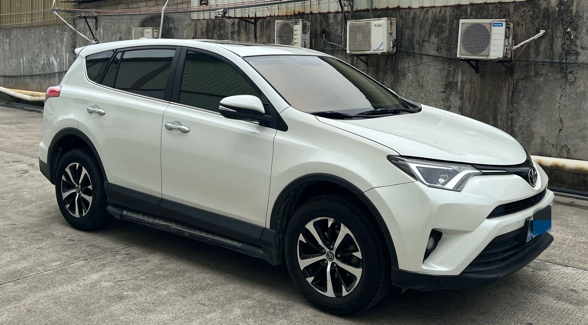Toyota 2016 RAV4 2.0 CVT 2WD Fashion Edition