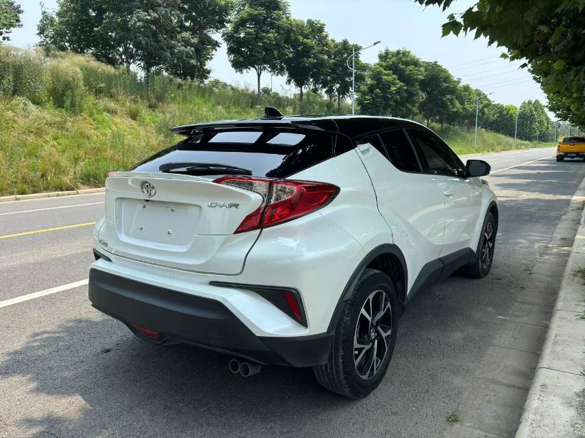丰田 2018款 C-HR 2.0 无级 领先版
