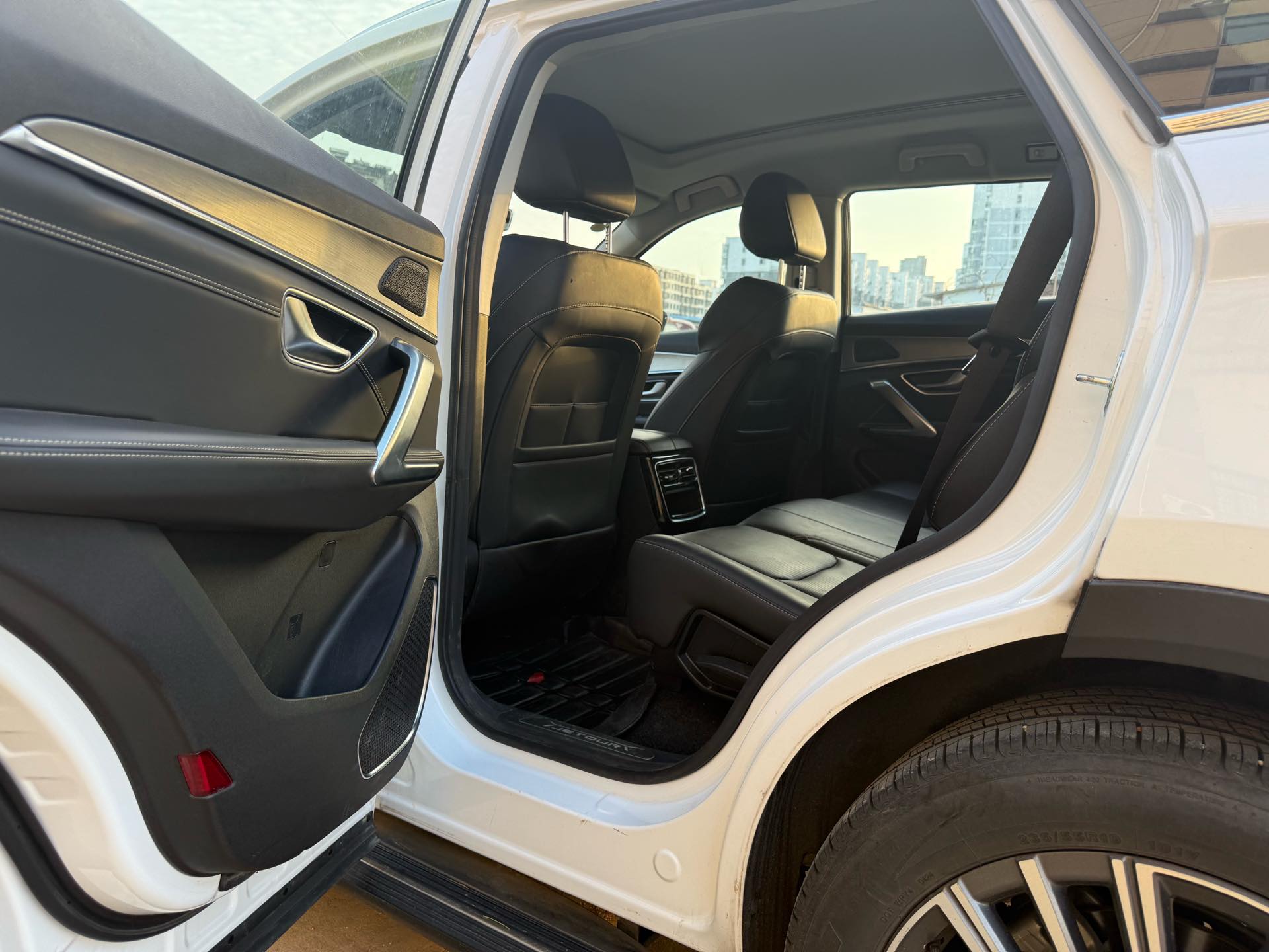 JETOUR 2023 X70 PRO 1.5T Comfort 7-Seater