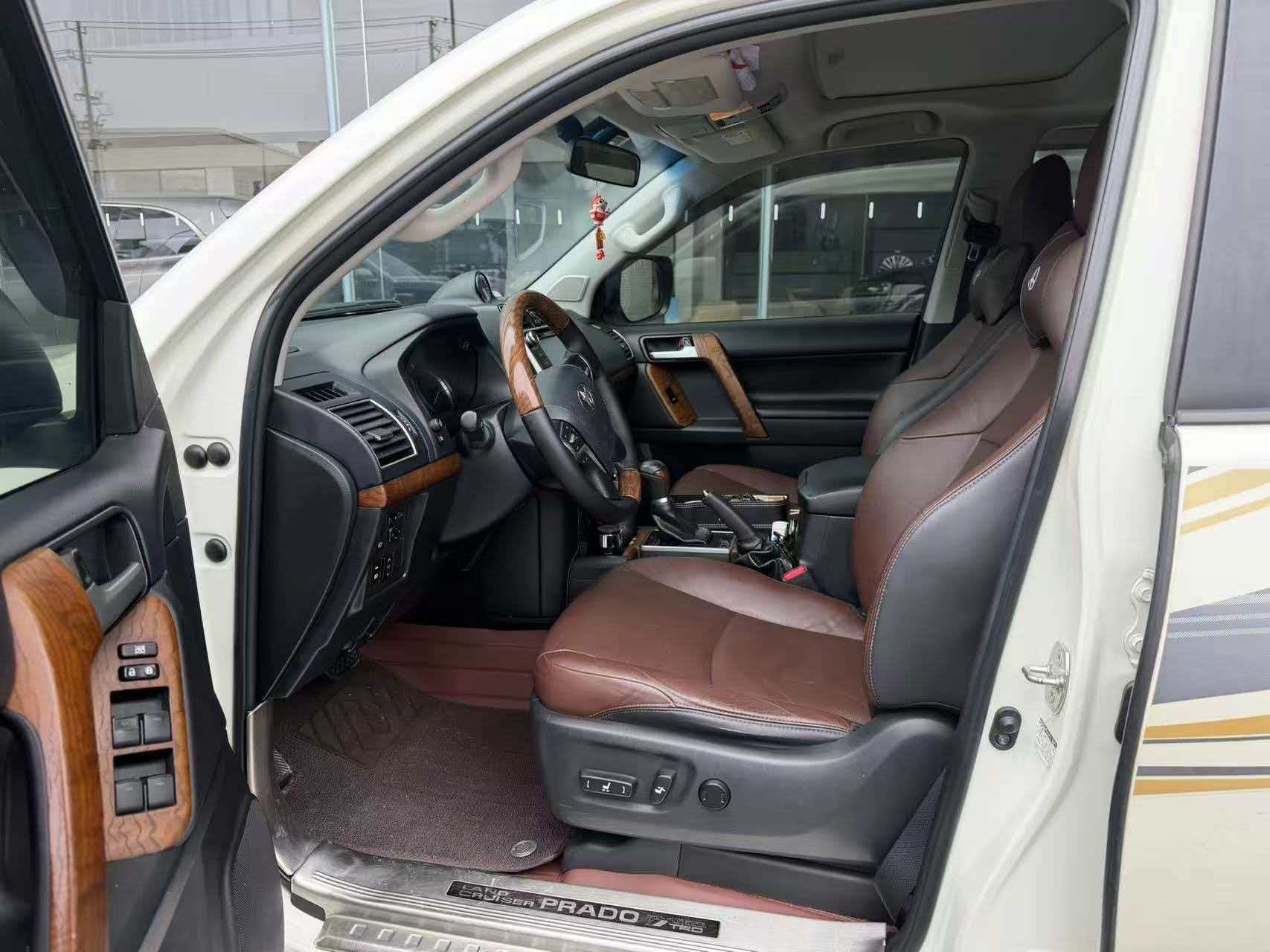 Toyota 2019 Prado 3.5 TX-L Premium (Rear-Mounted Spare Tire)