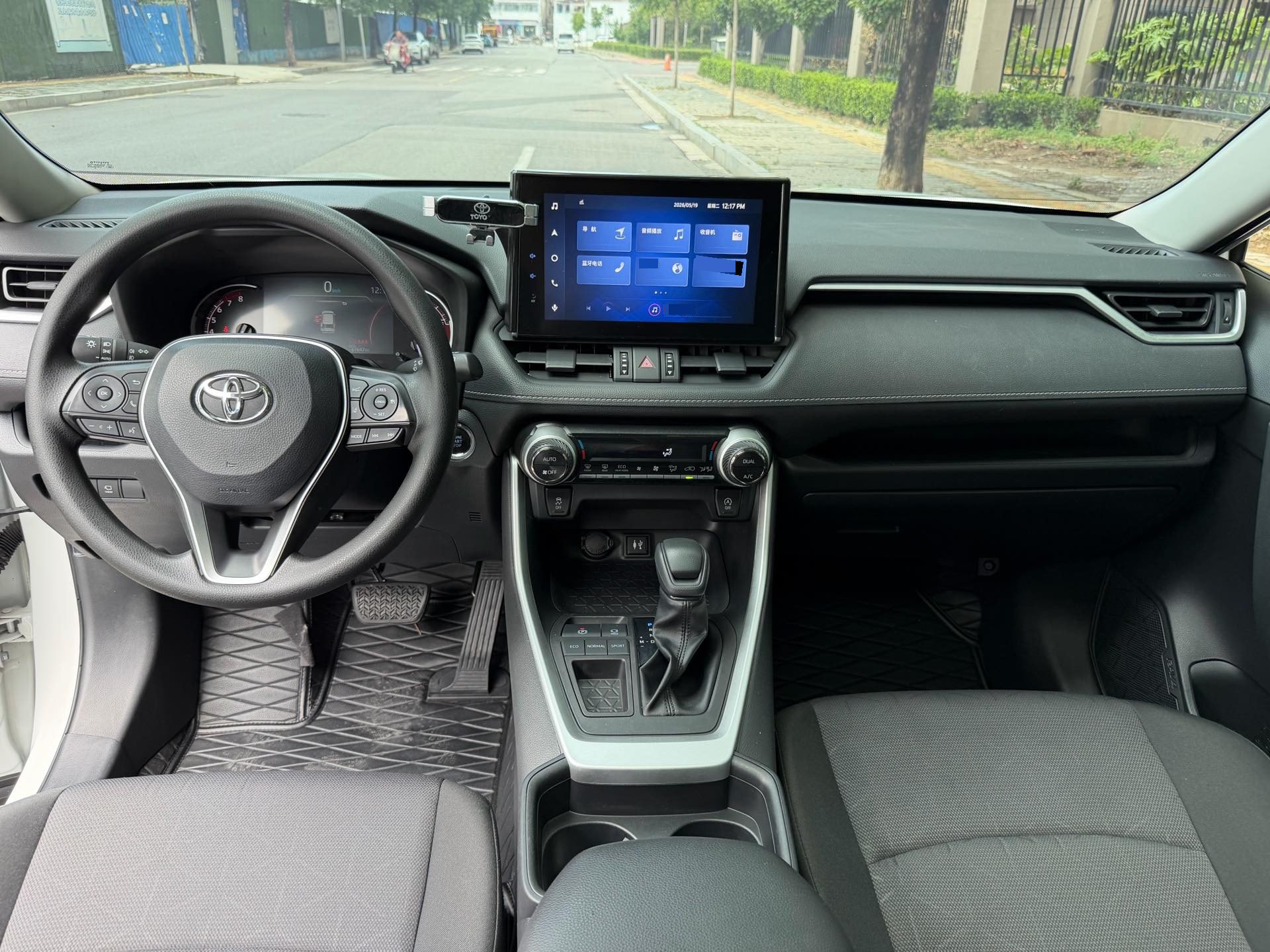 丰田 2022款 RAV4荣放 2.0 无级 两驱风尚版