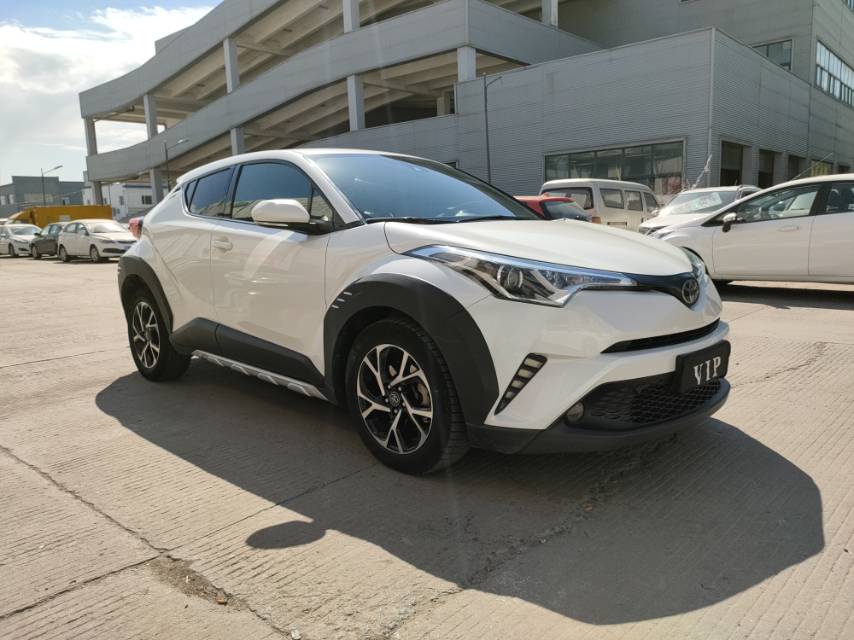 Toyota 2018 C-HR 2.0 CVT Leading Edition