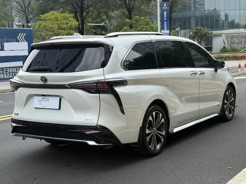 Toyota 2024 Granvia HYBRID 2.5 CVT Premium ULTRA Edition
