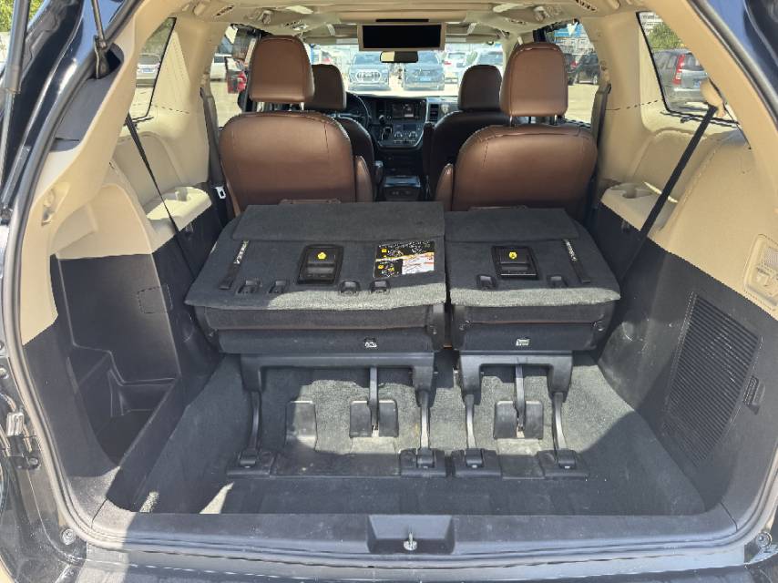 Toyota Sienna (Import) 2019 Sienna 3.5 XLE AWD 7-Seat US Spec