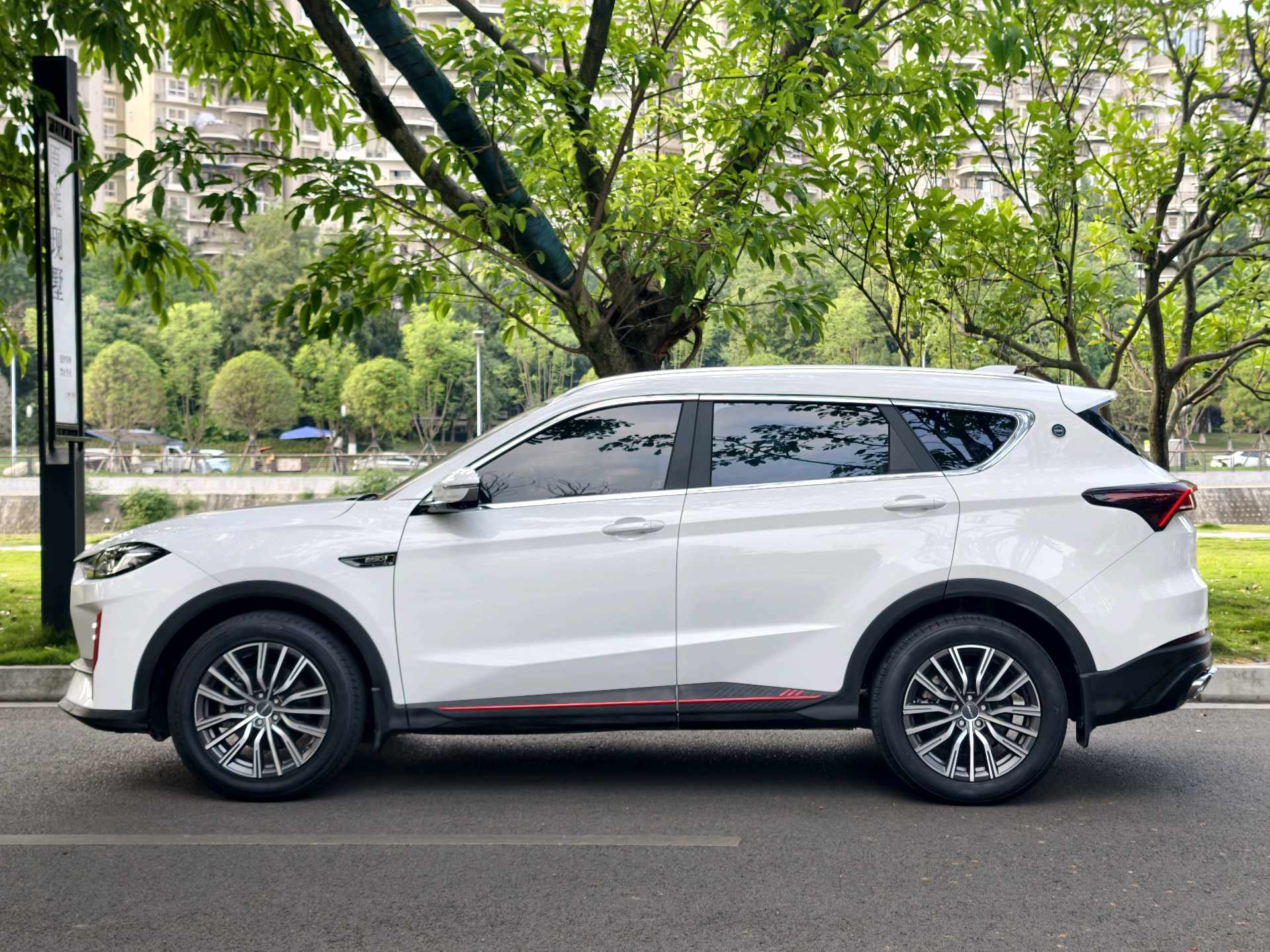 JETOUR 2023 X70 PRO 1.6T Yuexiang PRO 7-Seater
