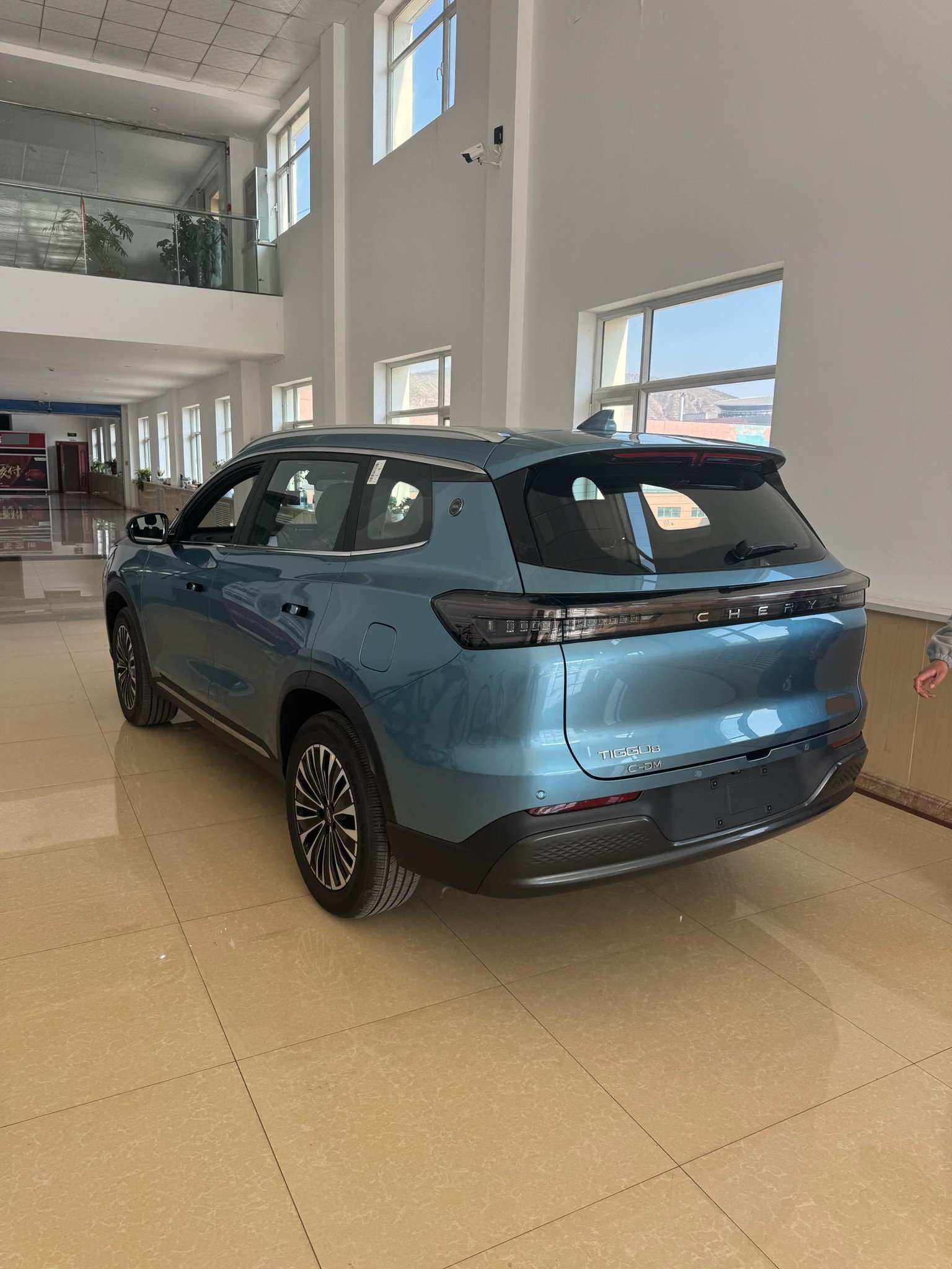 奇瑞 2025款 瑞虎8 PLUS C-DM 1.5T 90KM尊贵型5座