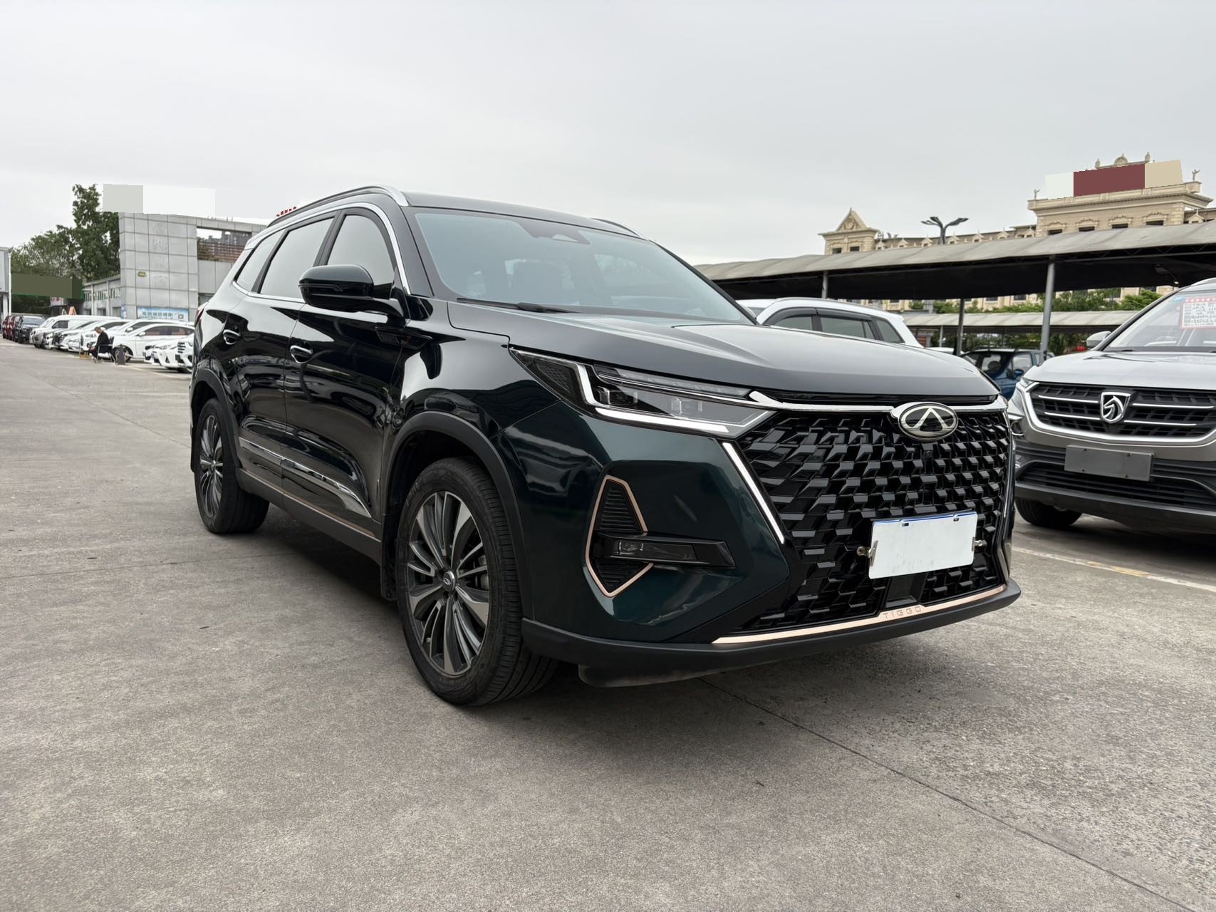 奇瑞 2024款 瑞虎8 PRO 2.0T 390T 冠军版两驱巅峰版5座