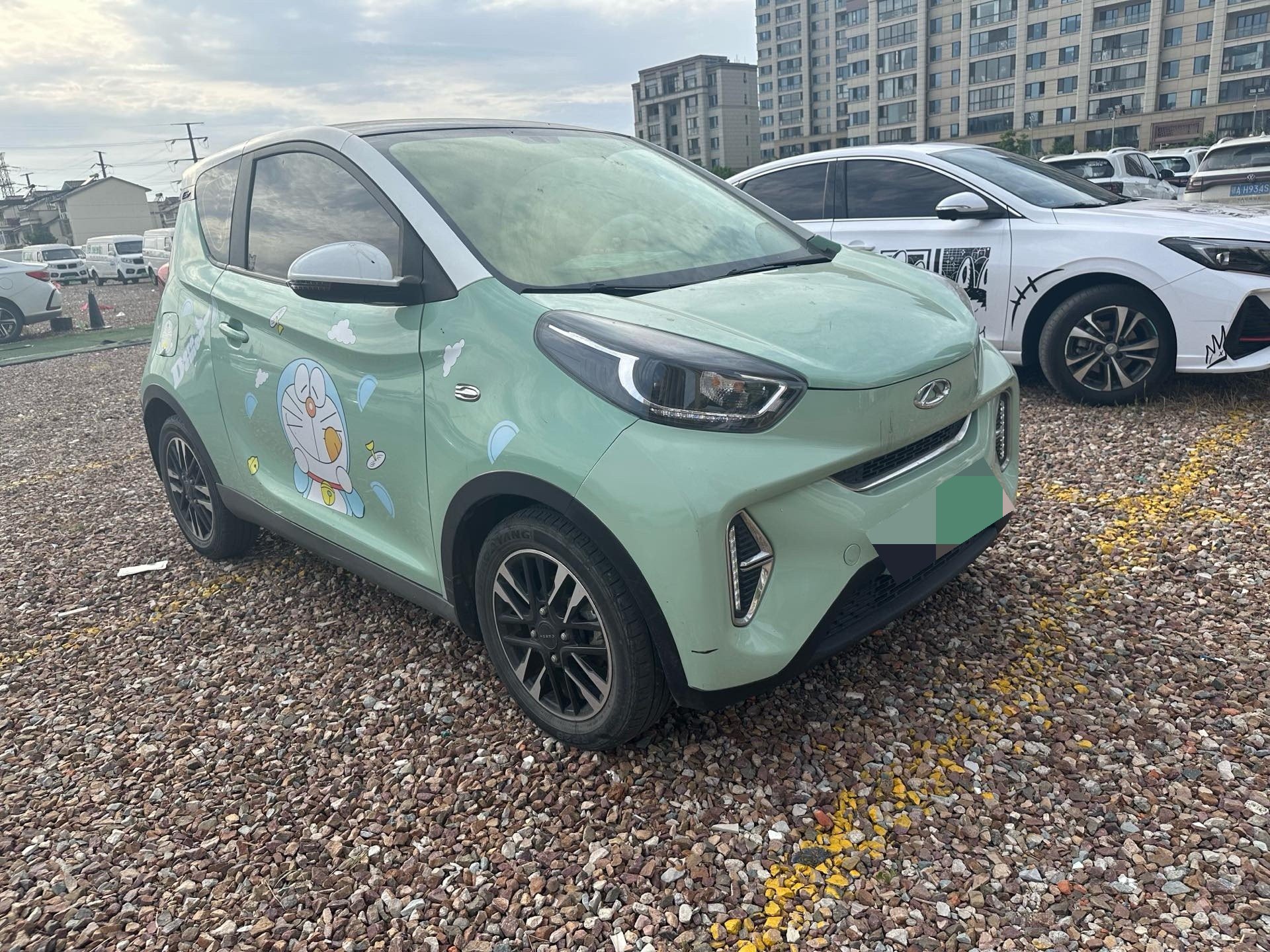 奇瑞 2022款 eQ1 甜粉款 半糖版 磷酸铁锂 30kW 301km(改款)