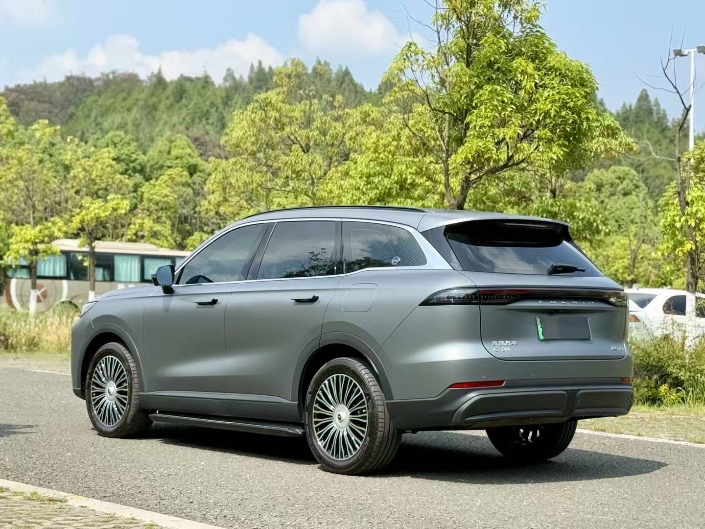 奇瑞 2024款 风云T9 C-DM 1.5T 120 长续航版旗舰型7座