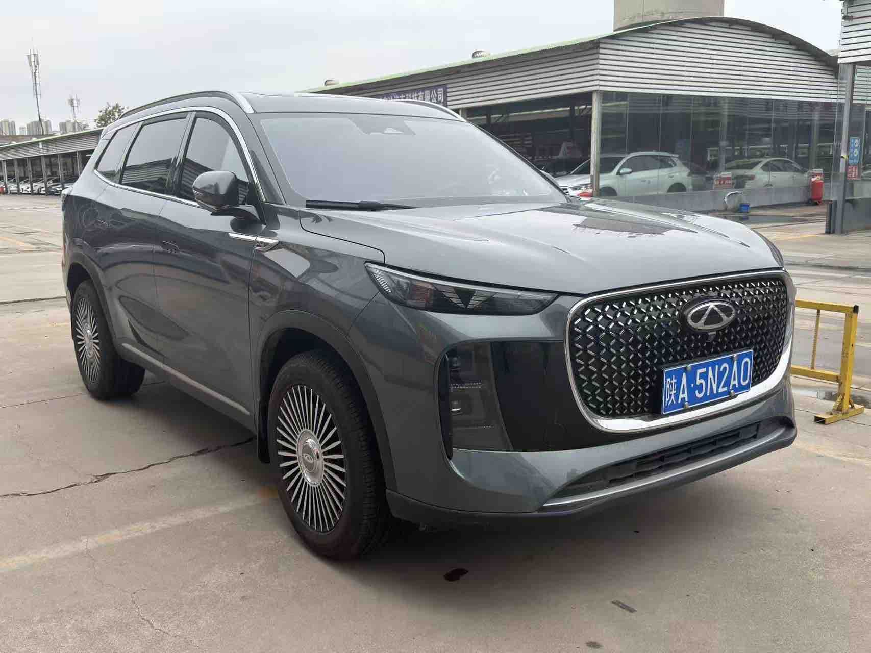 奇瑞 2025款 瑞虎8 PRO 1.6T 290T 两驱尊贵版
