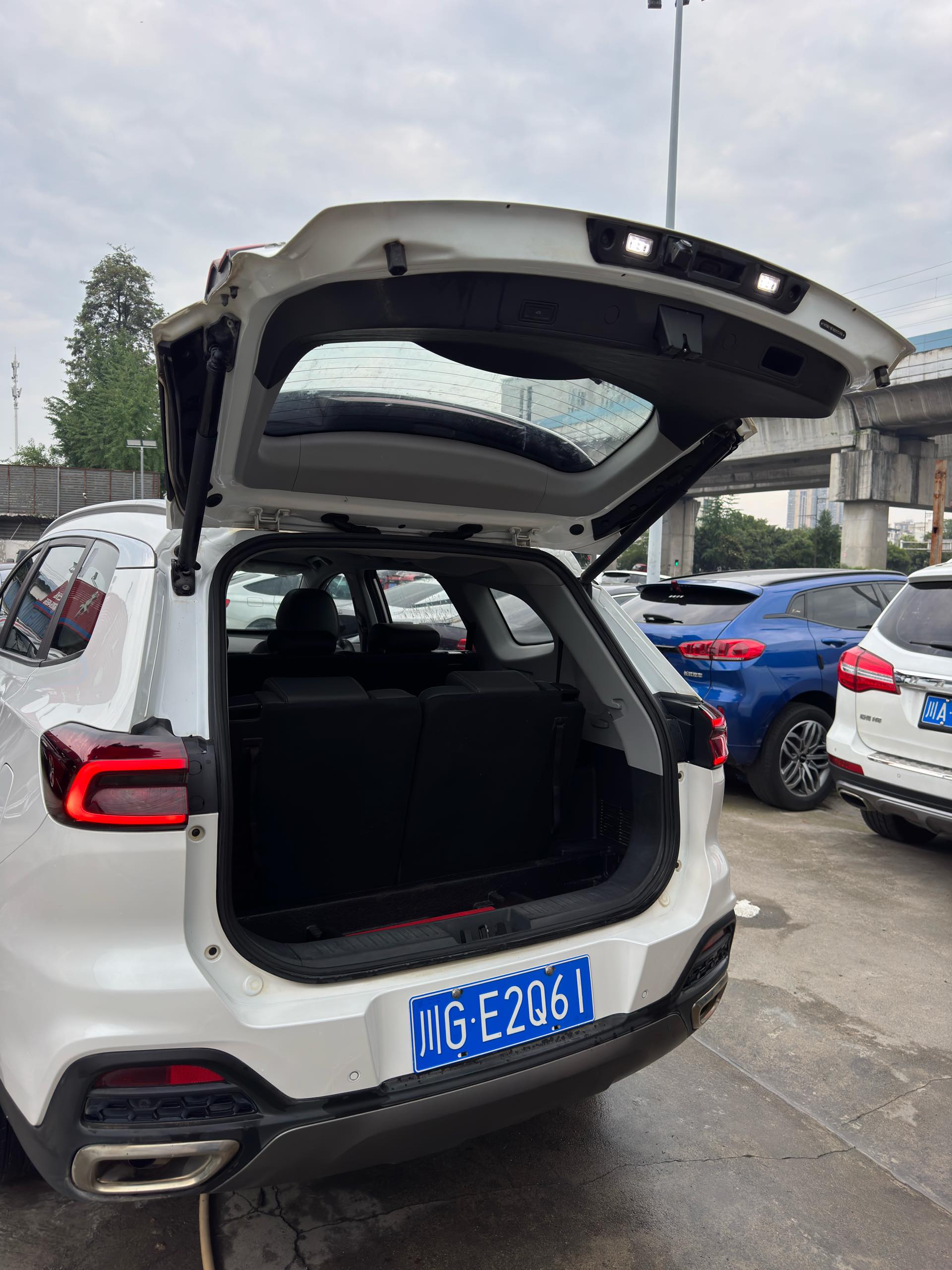 奇瑞 2019款 瑞虎8 1.6TGDI 290TGDI 精英型
