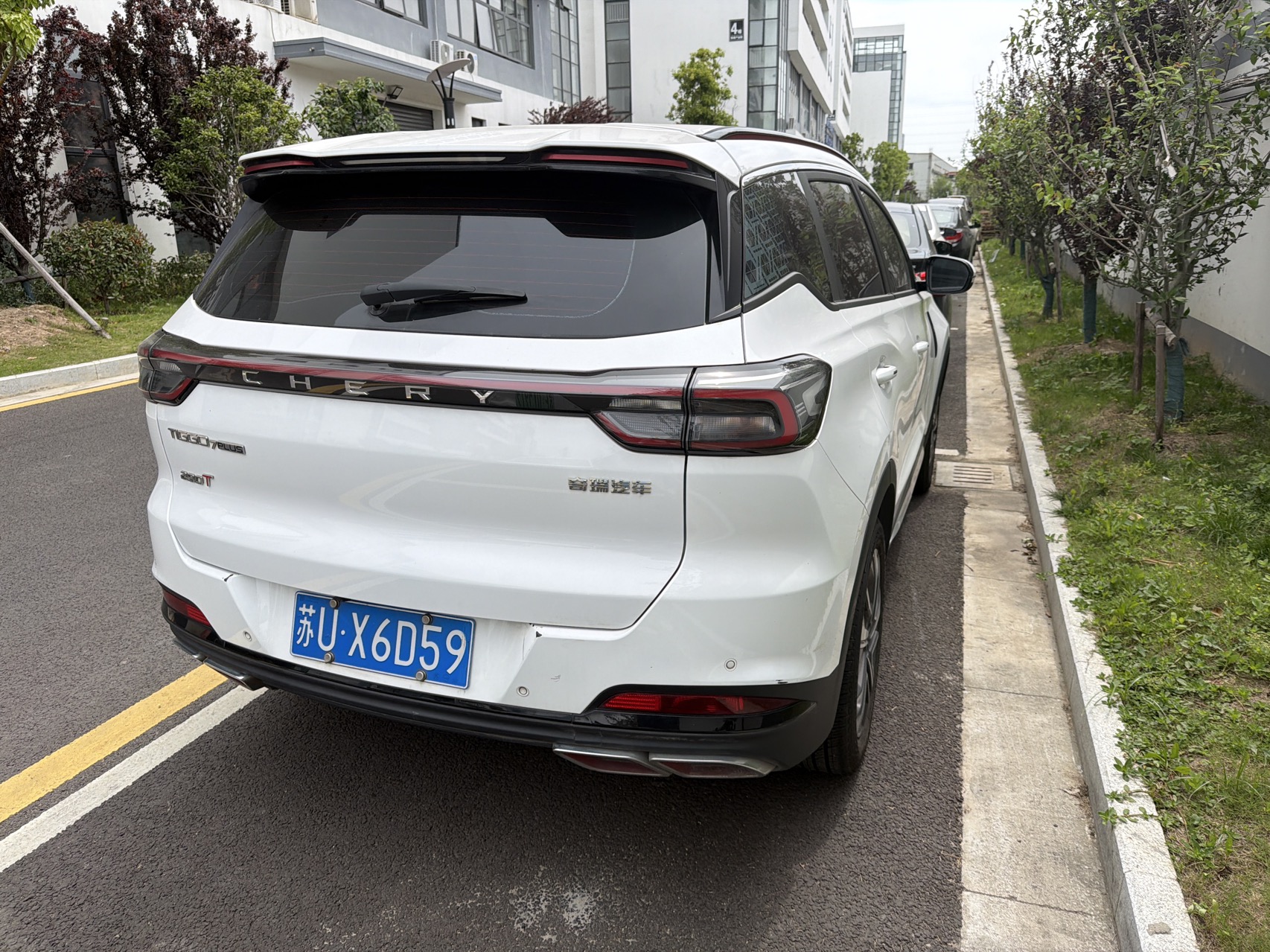 奇瑞 2023款 瑞虎7 PLUS 1.6TGDI 尊贵型