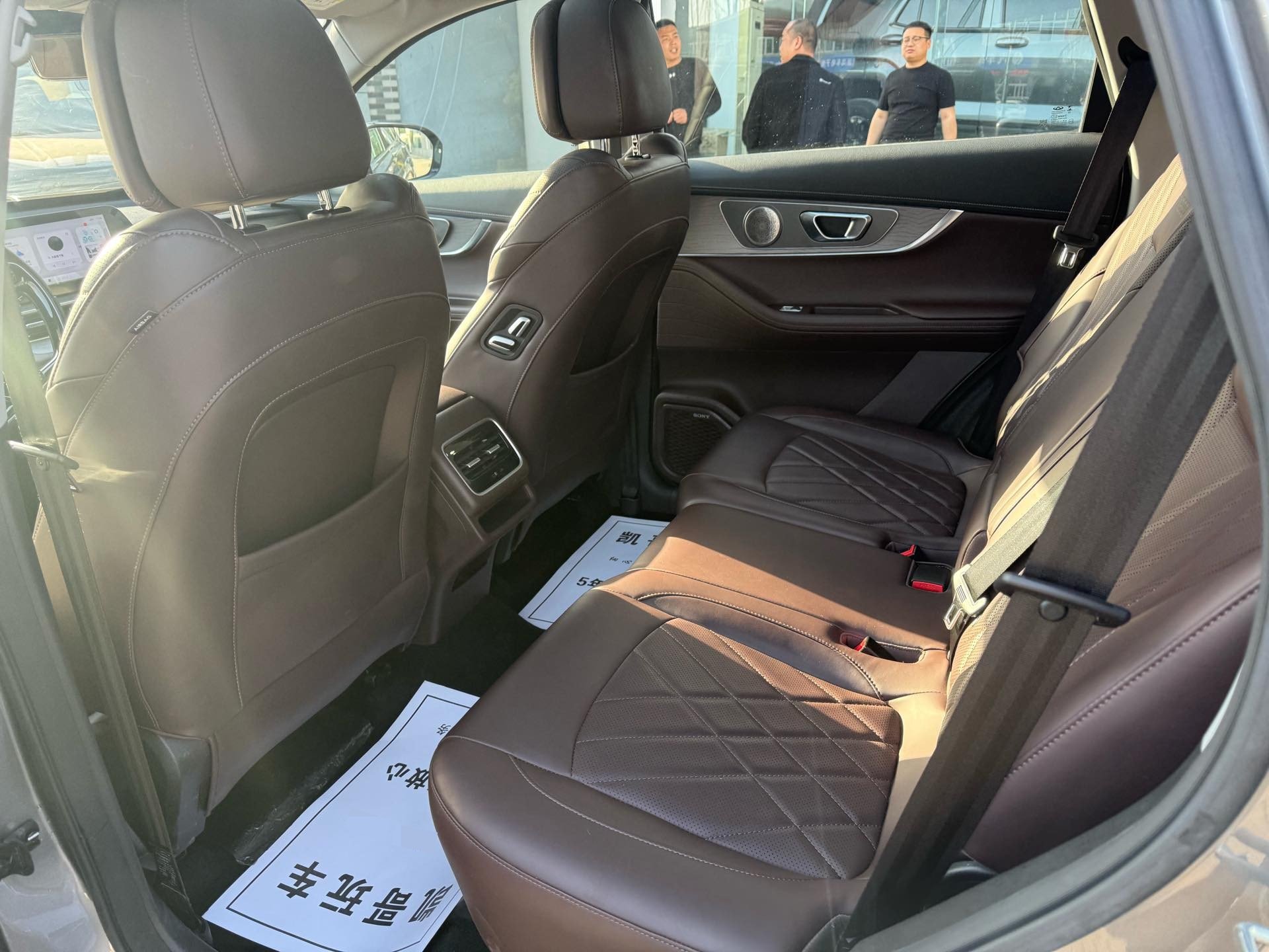 奇瑞 2024款 瑞虎8 PRO 1.6T 290T 冠军版两驱巅峰版7座