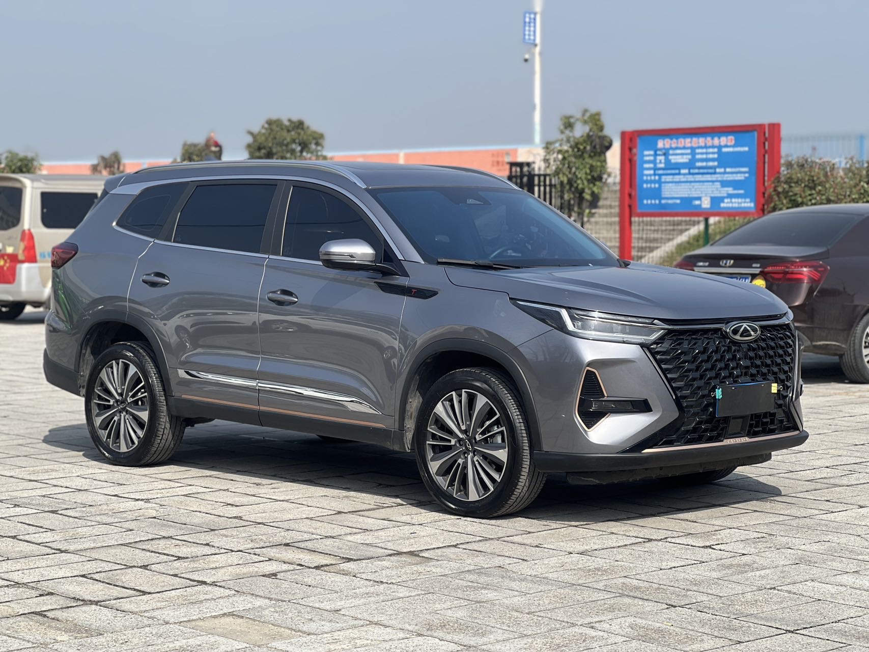 Chery 2024 Tiggo 8 PRO 2.0T 390T Champion Edition 2WD Peak Version 7-Seater