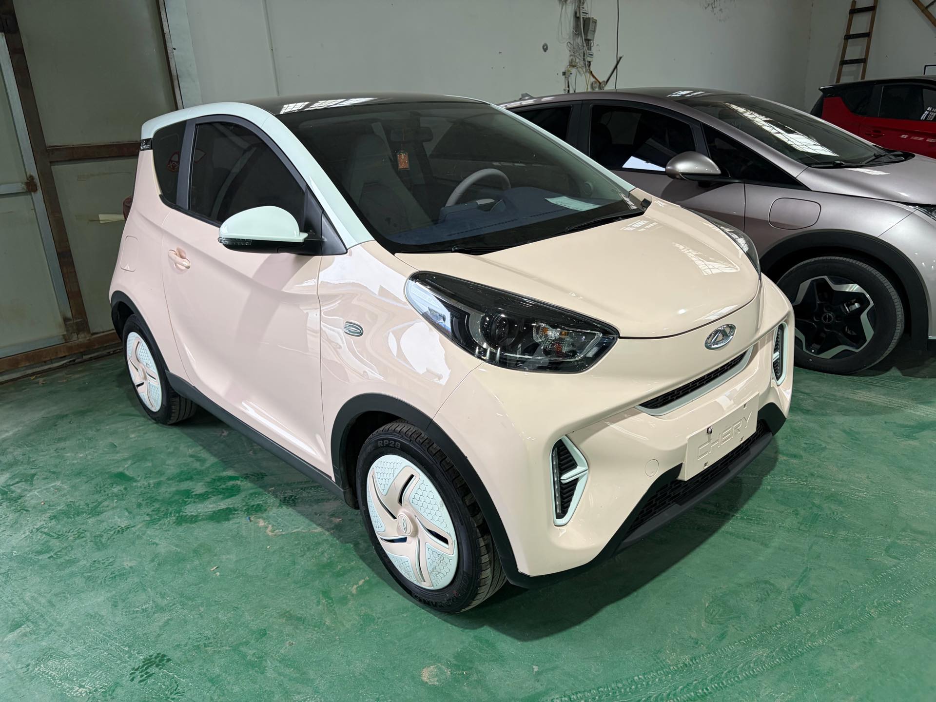 奇瑞 2022款 eQ1 甜粉款 全糖版 磷酸铁锂 30.7kWh 30kW 301km(改款二)