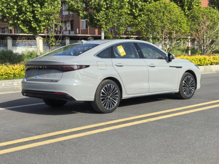 奇瑞 2025款 风云A8L 1.5TGDI 145km 豪华型