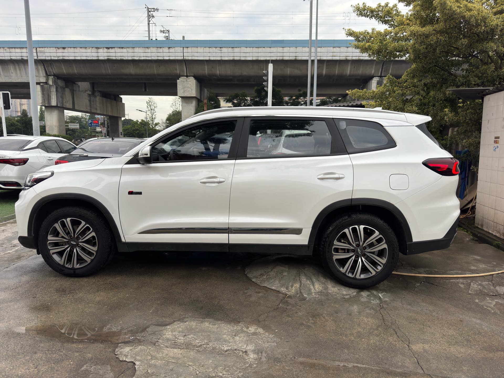 奇瑞 2019款 瑞虎8 1.6TGDI 290TGDI 精英型