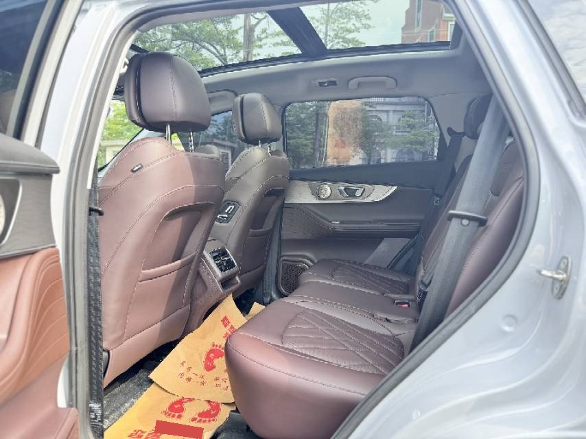奇瑞 2024款 瑞虎8 PRO 1.6T 290T 冠军版两驱巅峰版7座