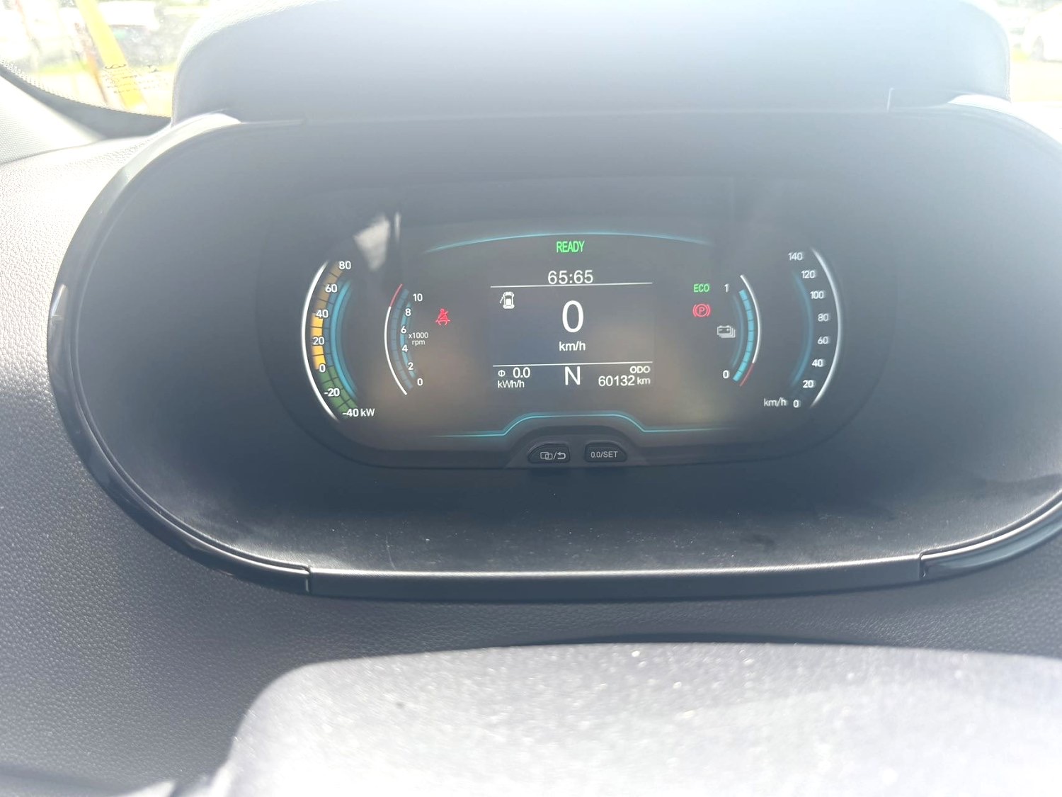 奇瑞 2022款 eQ1 甜粉款 半糖版 三元锂 30kW 301km(改款)