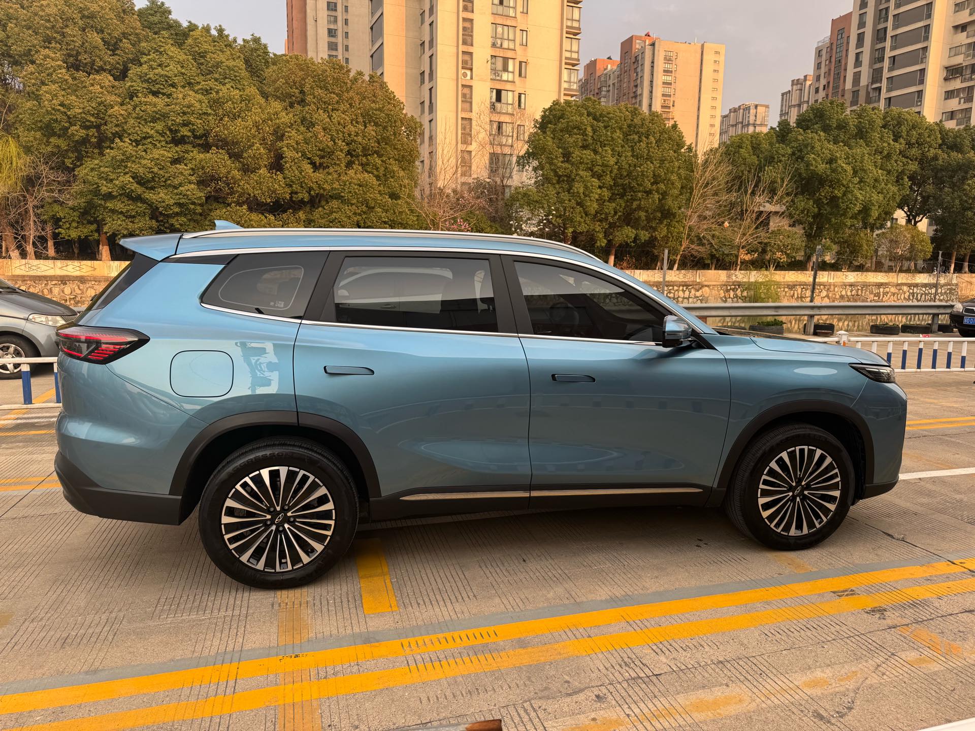 Chery 2022 Tiggo 8 PLUS Kunpeng e+ 1.5T Fengfan e+