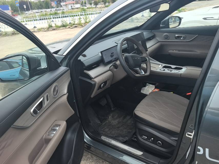 Chery 2025 Tiggo 8 PLUS 1.6TGDI 290TGDI Luxury