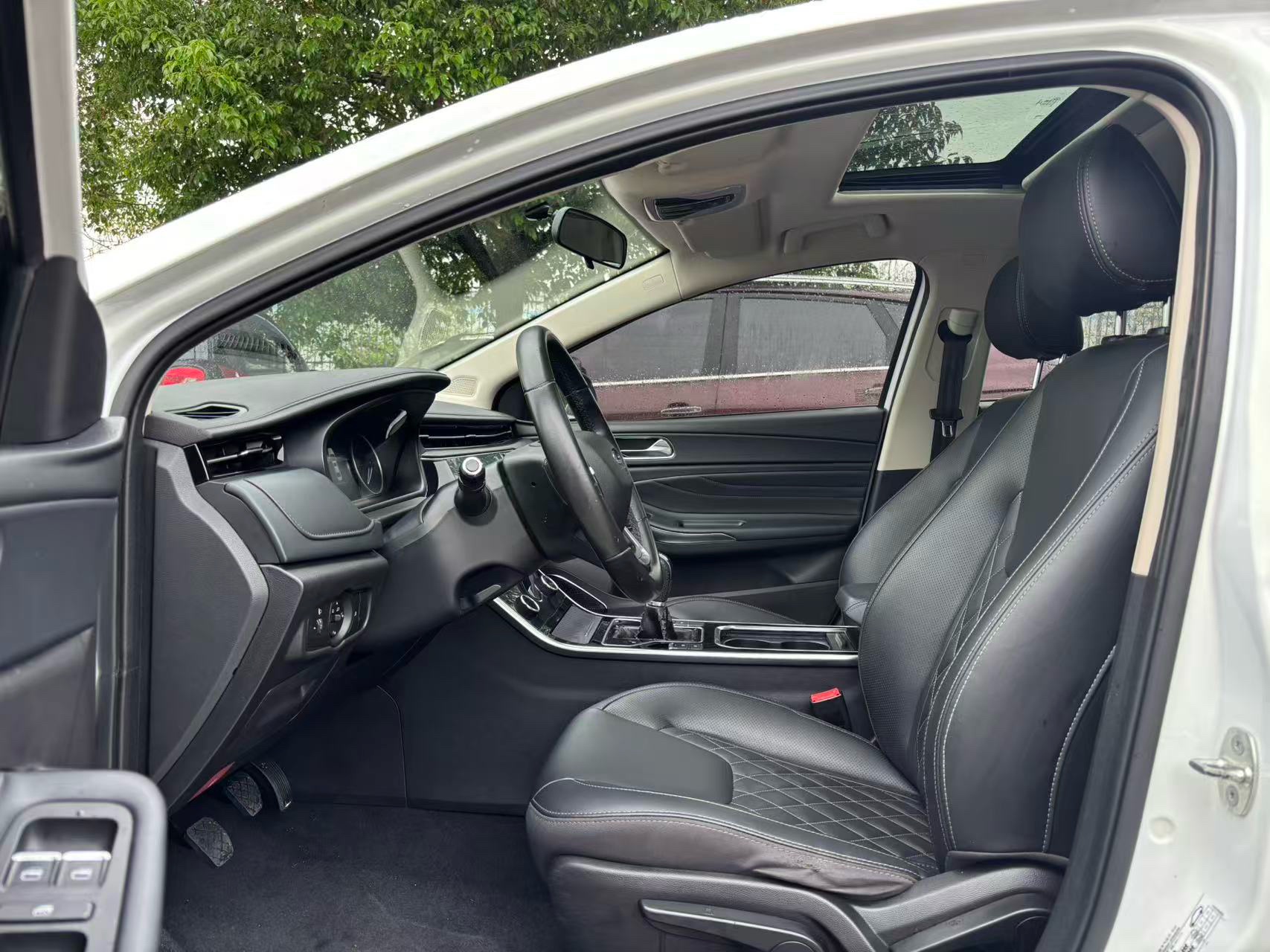 奇瑞 2019款 艾瑞泽GX 1.5T 型色版
