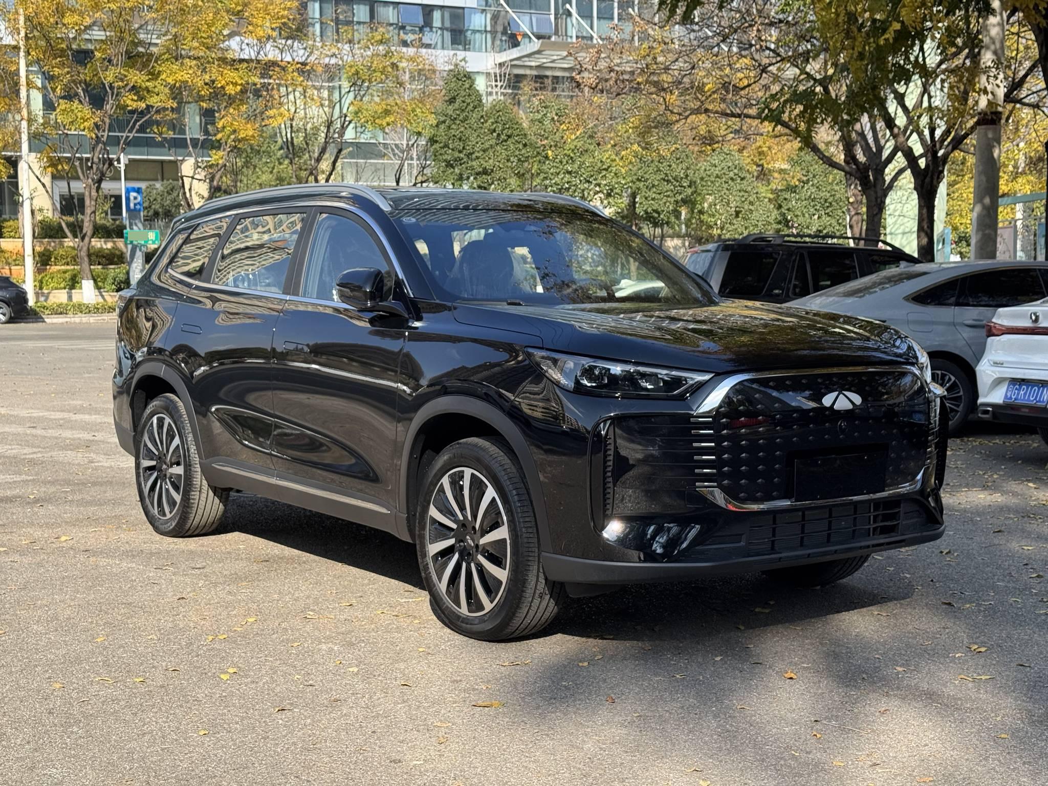 奇瑞 2025款 风云T8 1.5T 130km 尊享版5座