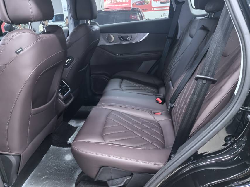 Chery 2024 Tiggo 8 PRO 2.0T 390T Champion Edition 2WD Peak 5-Seater