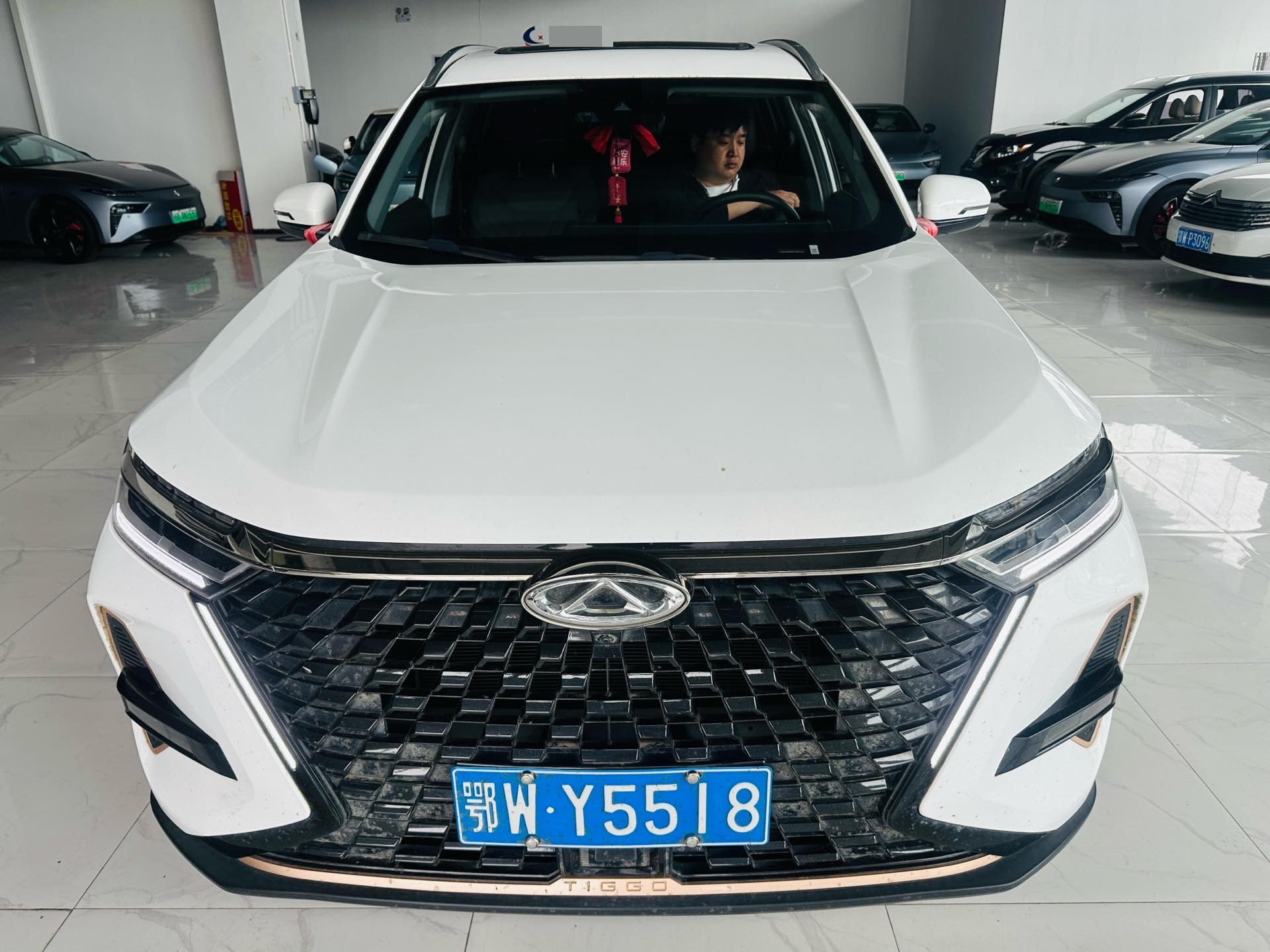奇瑞 2022款 瑞虎8 PRO 1.6T 290T 两驱深空版5座