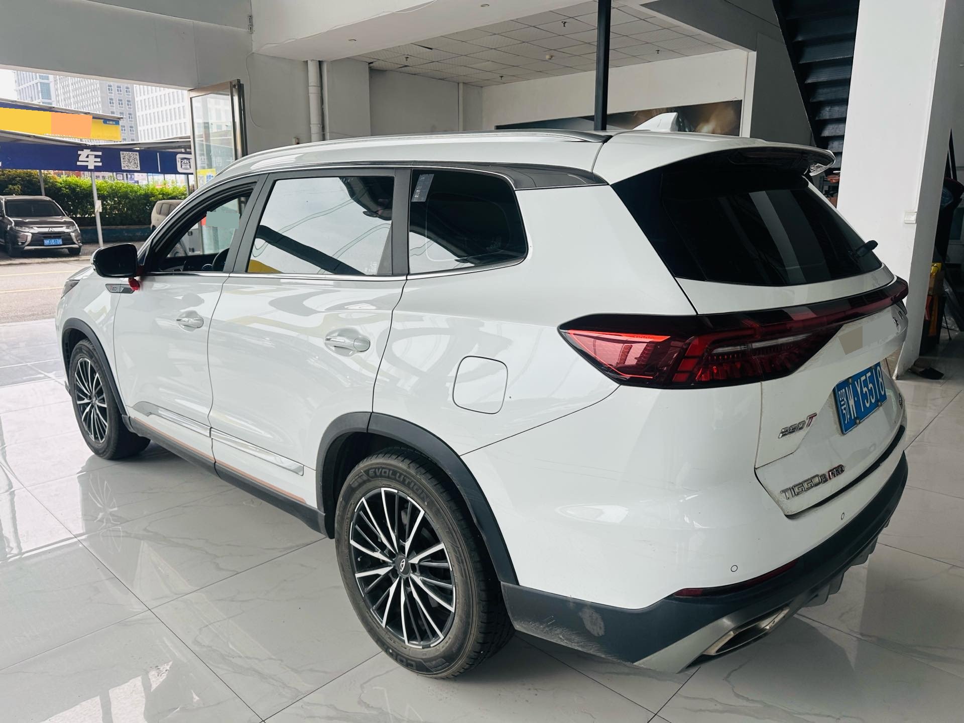 奇瑞 2022款 瑞虎8 PRO 1.6T 290T 两驱深空版5座