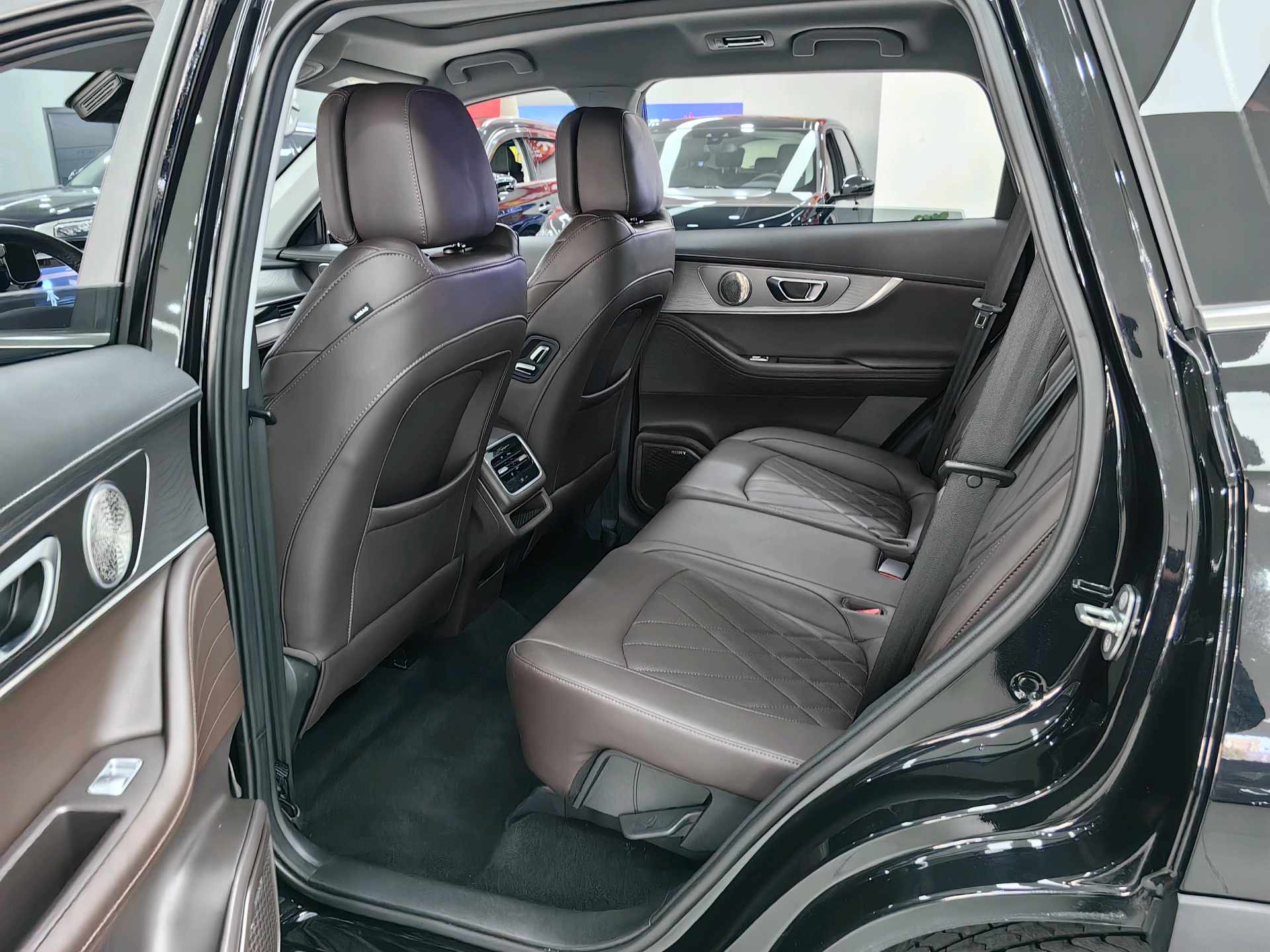 Chery 2024 Tiggo 8 PRO 1.6T 290T Champion Edition 2WD Peak Edition 5-Seater