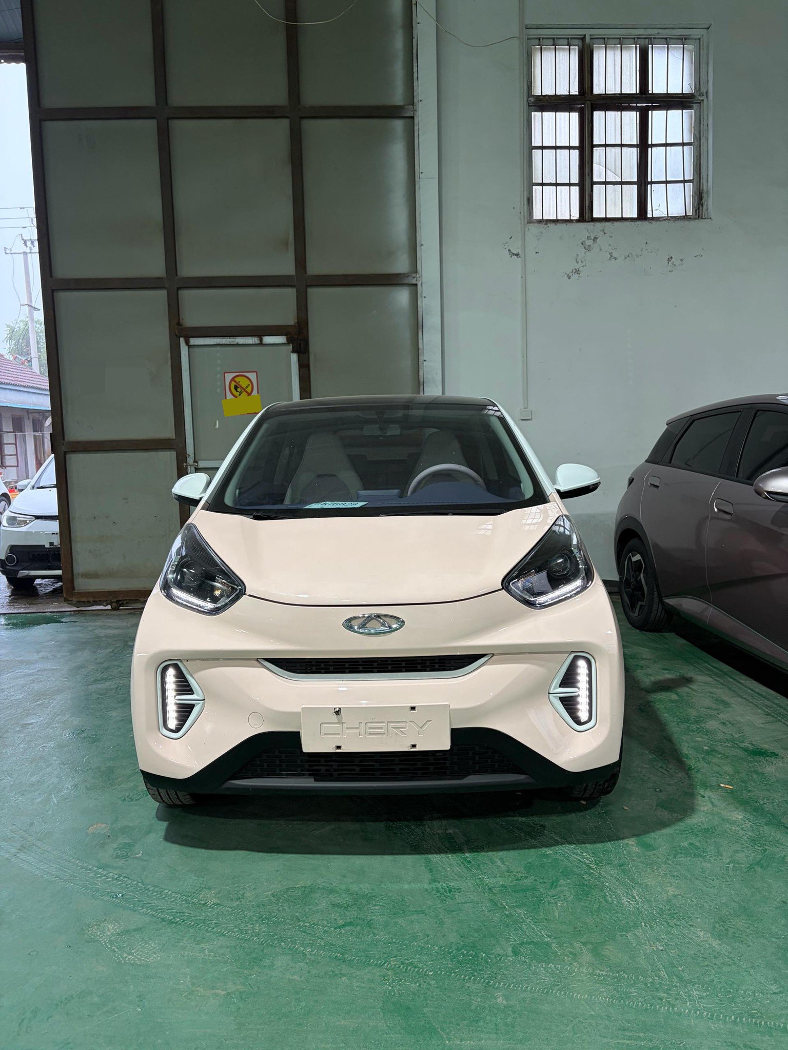 奇瑞 2022款 eQ1 甜粉款 全糖版 磷酸铁锂 30.7kWh 30kW 301km(改款二)