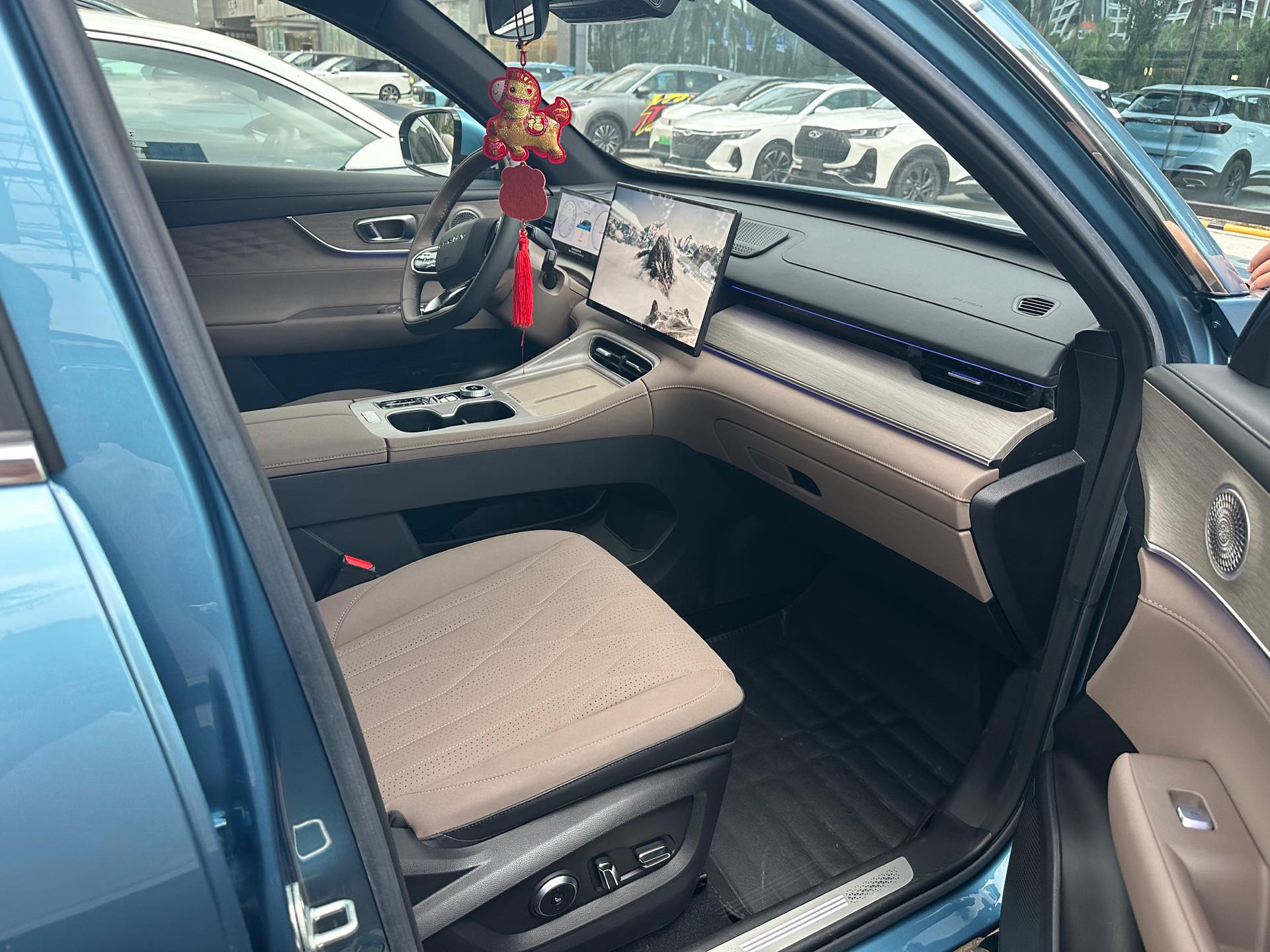 Chery 2025 Tiggo 8 PLUS C-DM 1.5T 90KM Premium 5-Seater