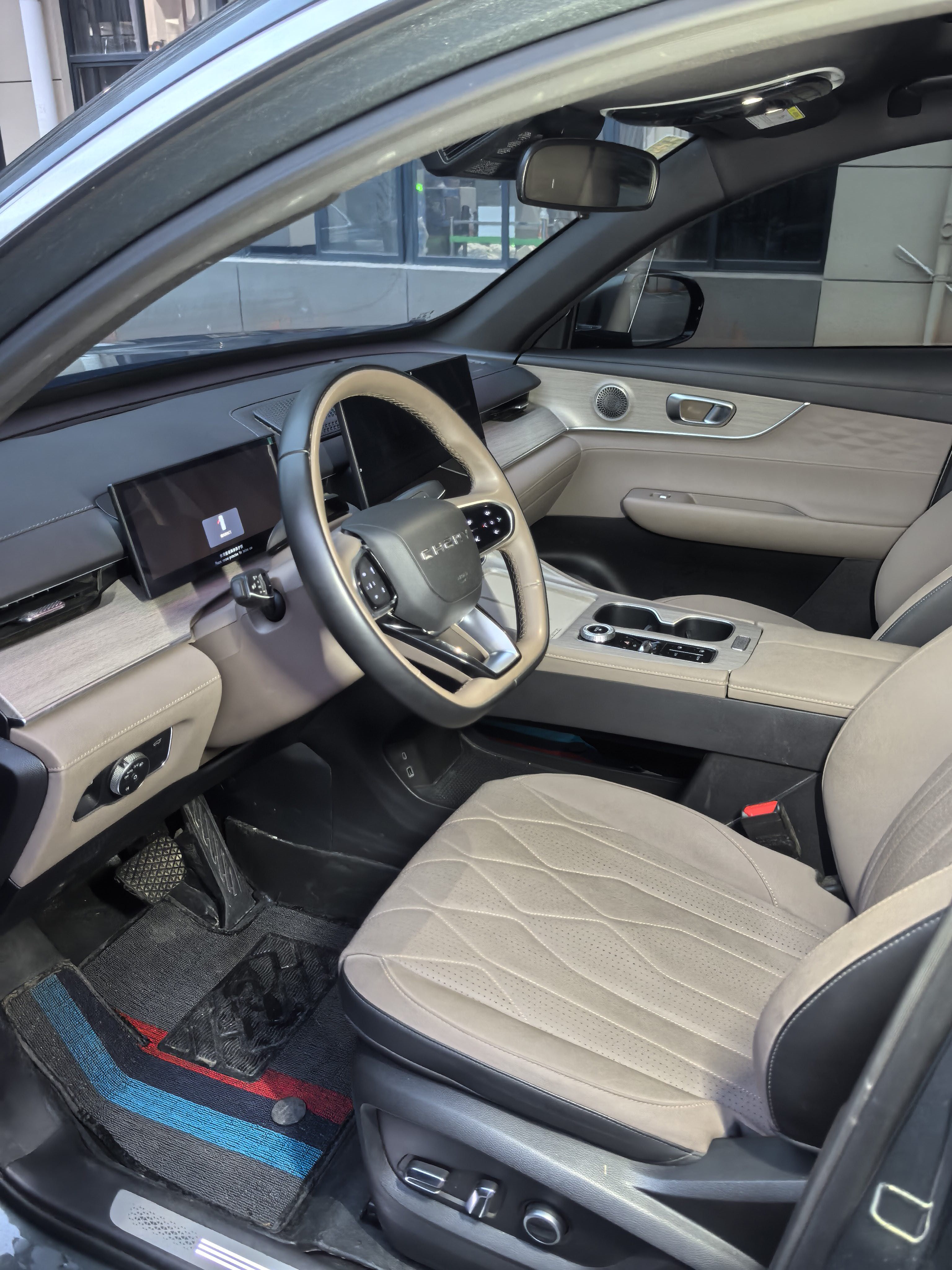 奇瑞 2025款 瑞虎8 PLUS 1.6TGDI 290TGDI 尊贵型